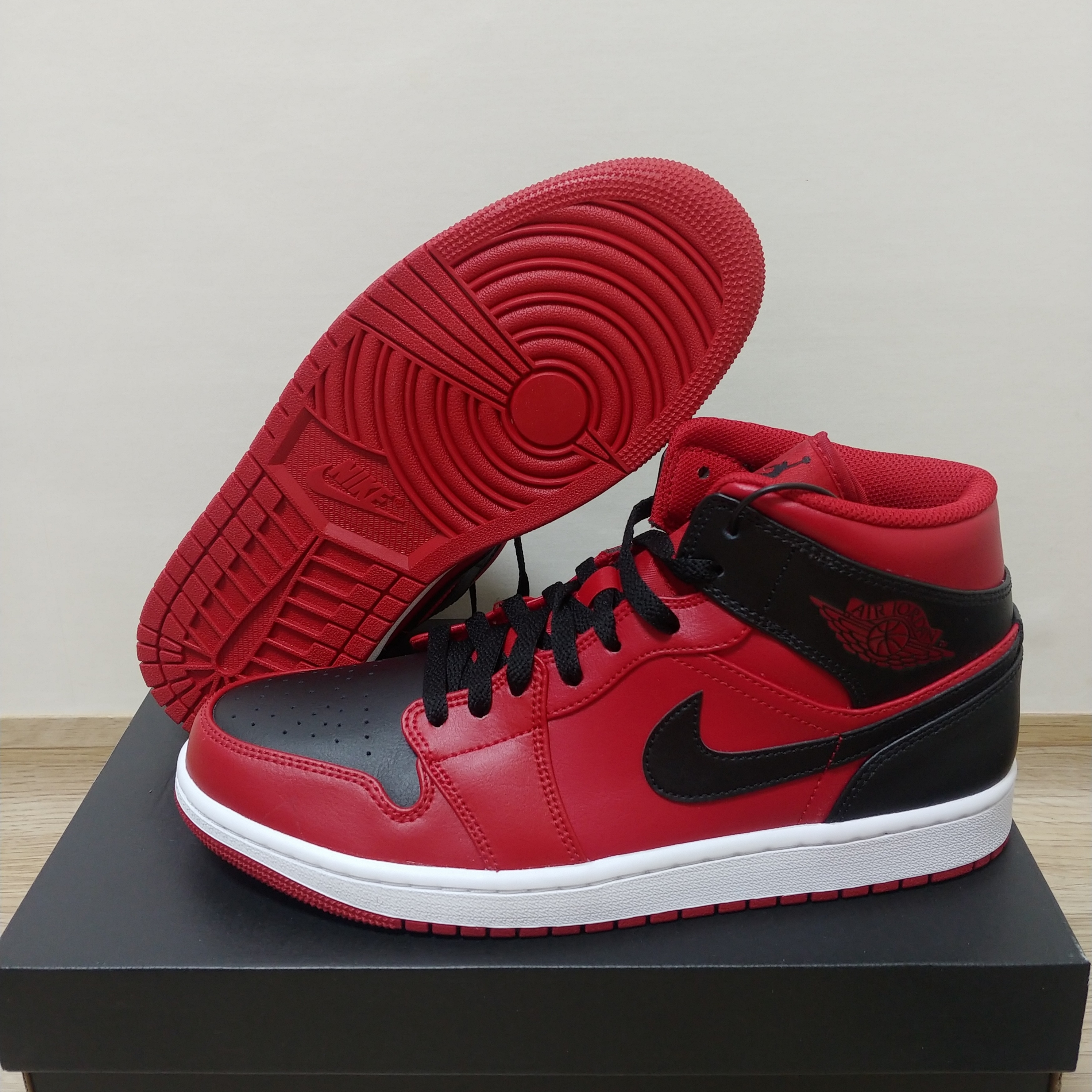 Jordan 1 Mid Reverse Bred 착용 스타일