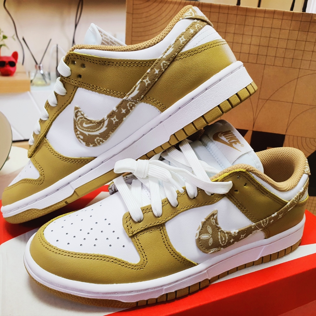 (W) Nike Dunk Low Essential Barley Paisley 착용 스타일