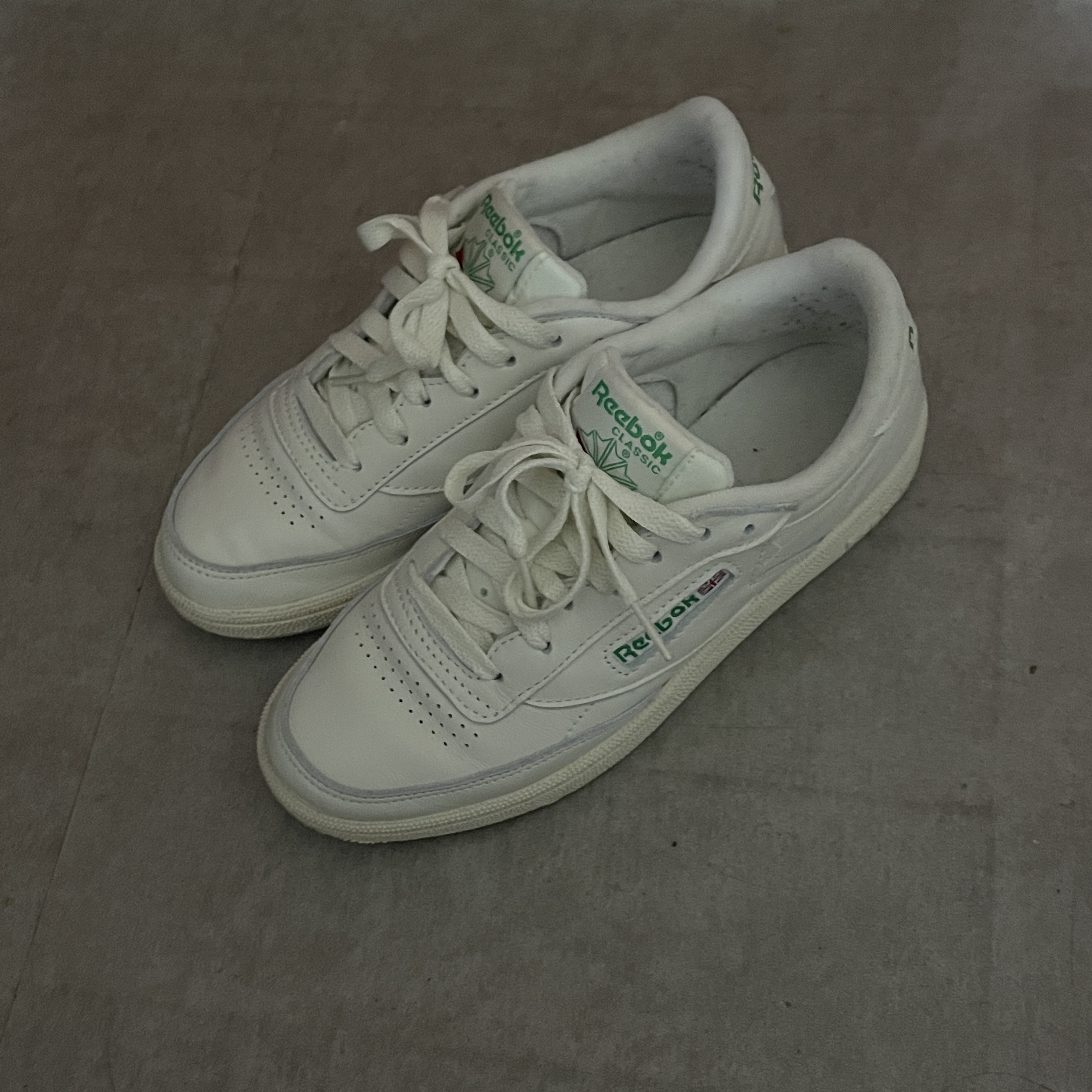 (W) Reebok Club C 85 White Green 착용 스타일 - 2