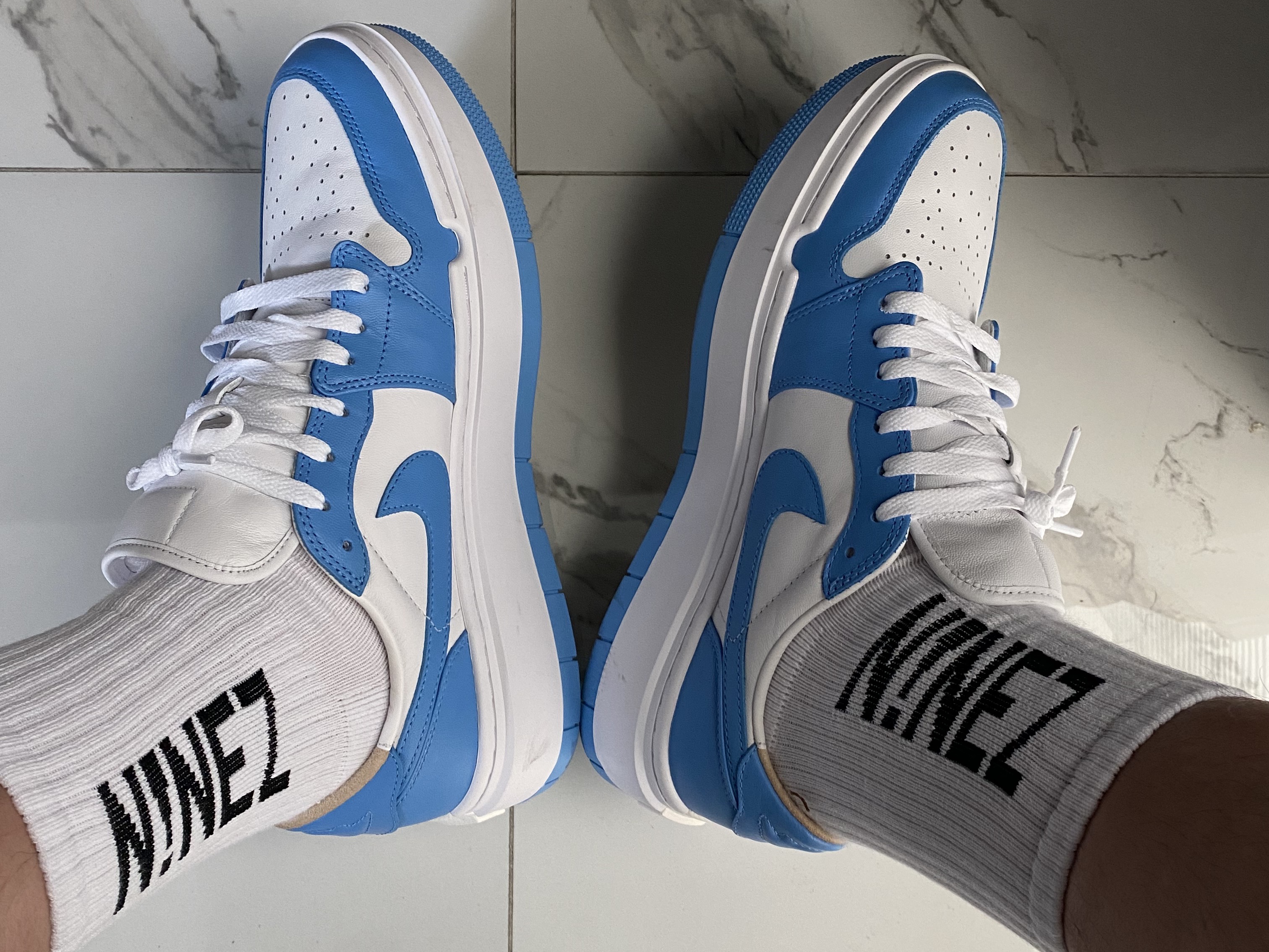 (W) Jordan 1 Elevate Low SE University Blue 착용 스타일 - 1