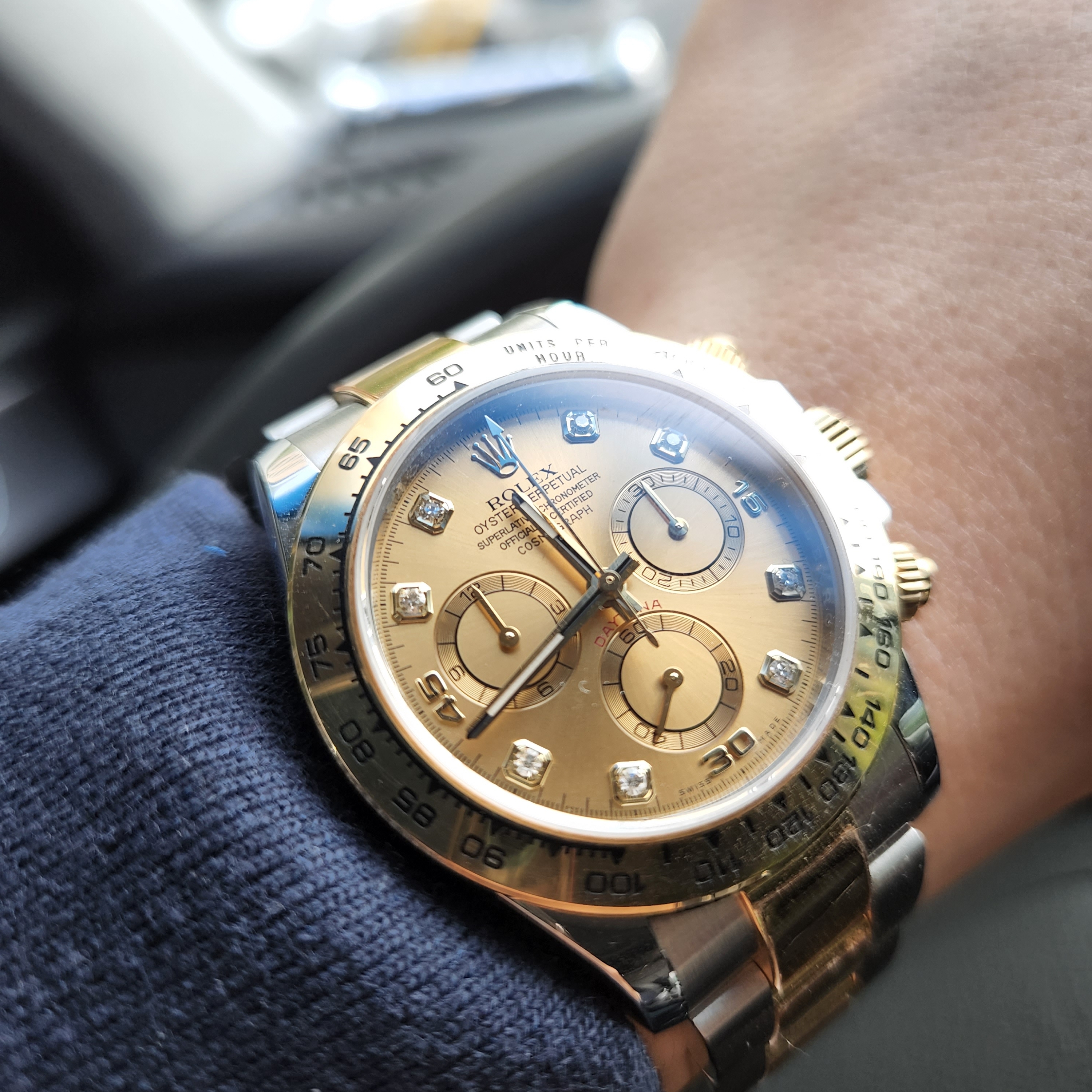 Rolex Cosmograph Daytona 40mm 116508 Black Diamond-Set Oyster, Nike x Kasina Dunk Low 80's Bus 착용 스타일 - 2