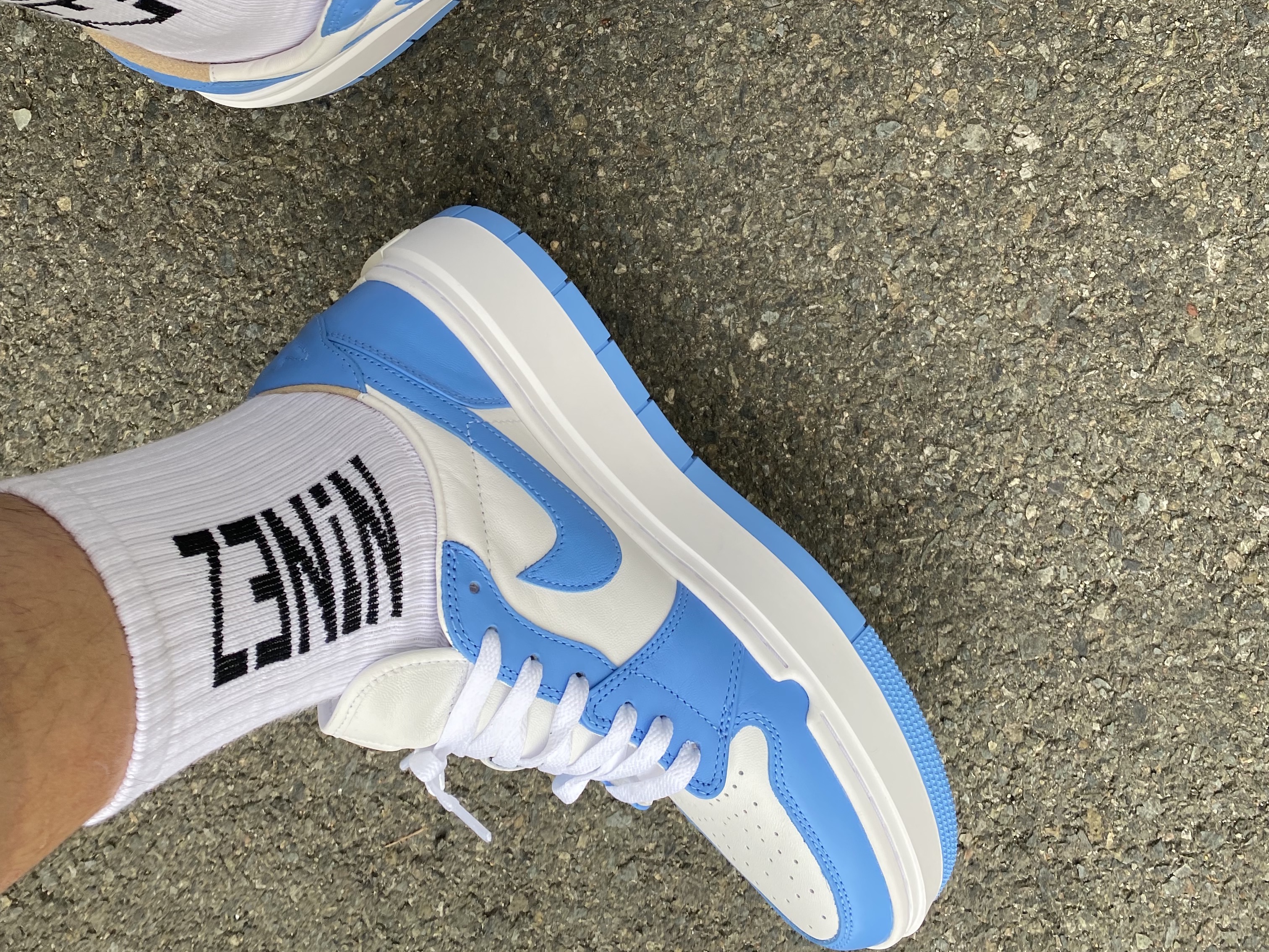 (W) Jordan 1 Elevate Low SE University Blue 착용 스타일 - 2