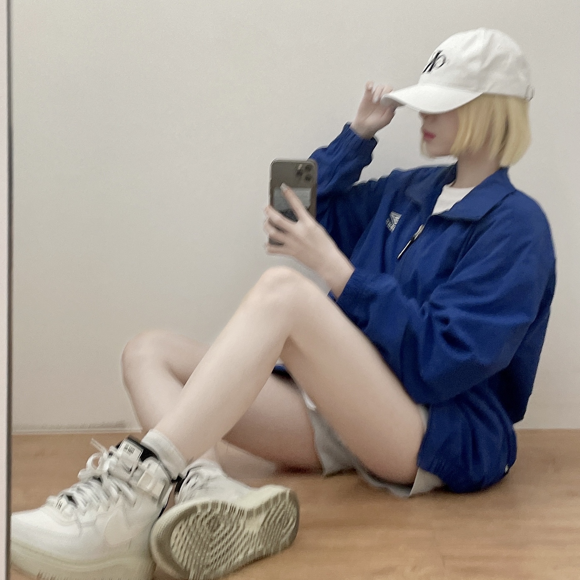 (W) Nike Air Force 1 High Utility 2.0 Summit White 착용 스타일 - 3