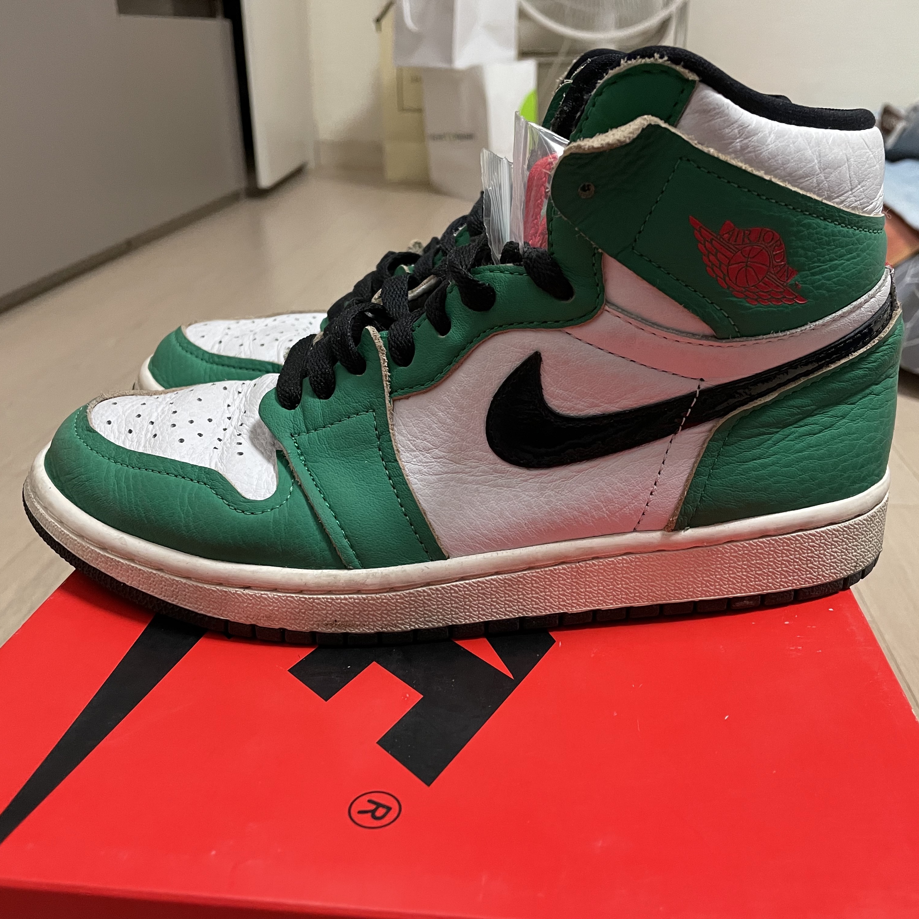 (W) Jordan 1 Retro High OG Lucky Green 착용 스타일