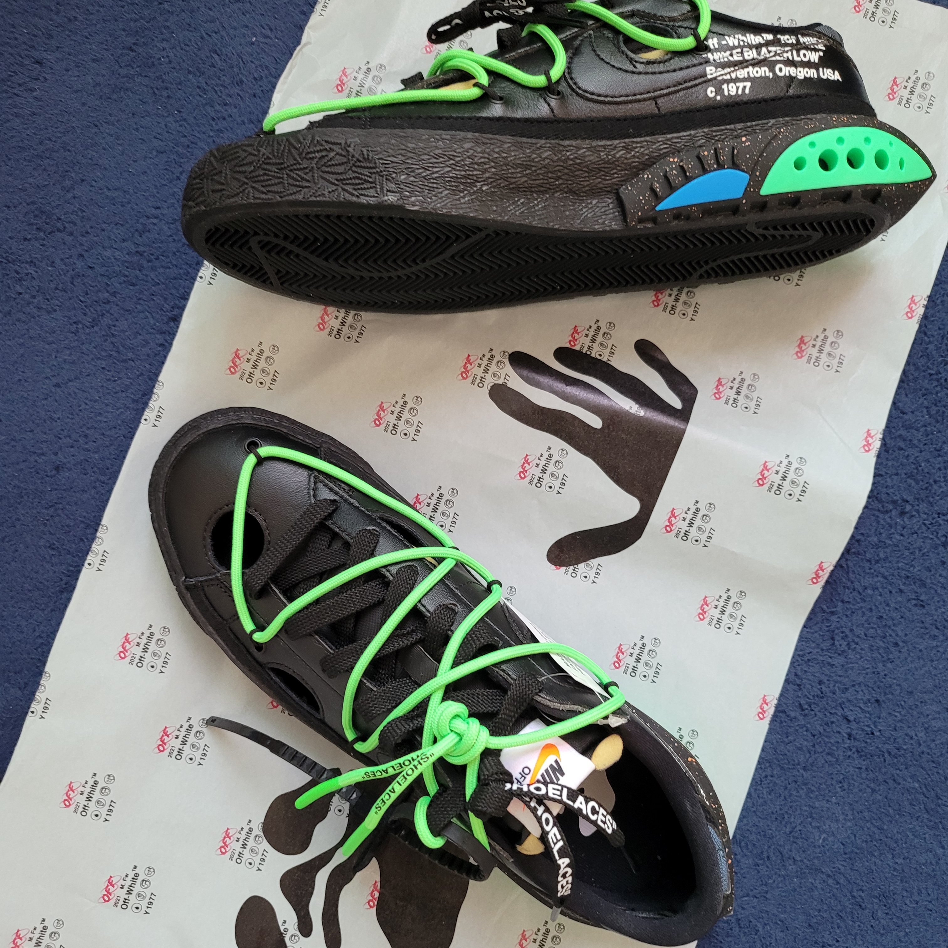 Nike x Off-White Blazer Low '77 Black and Electro Green 착용 스타일