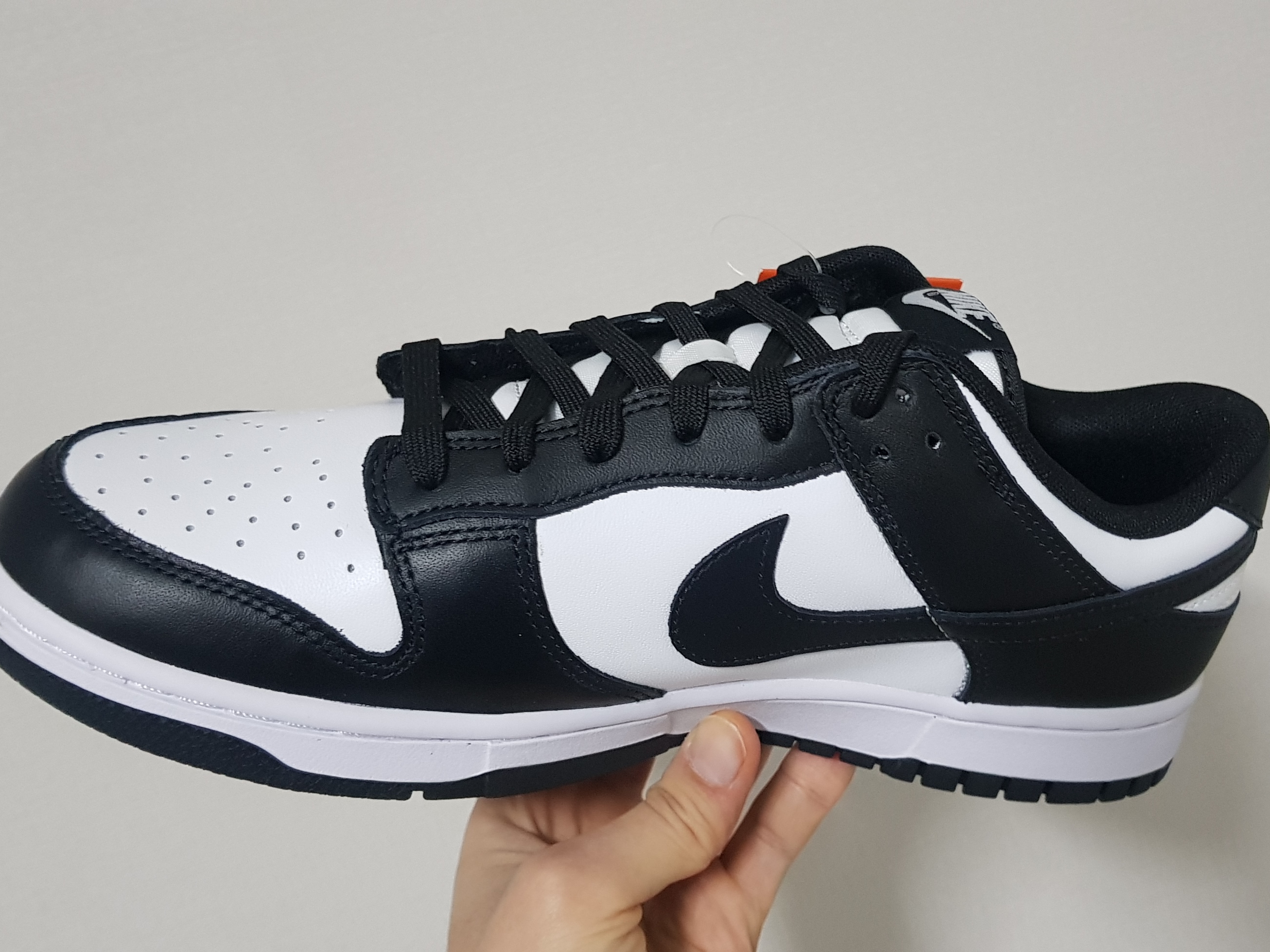 Nike Dunk Low Retro Black 착용 스타일 - 3