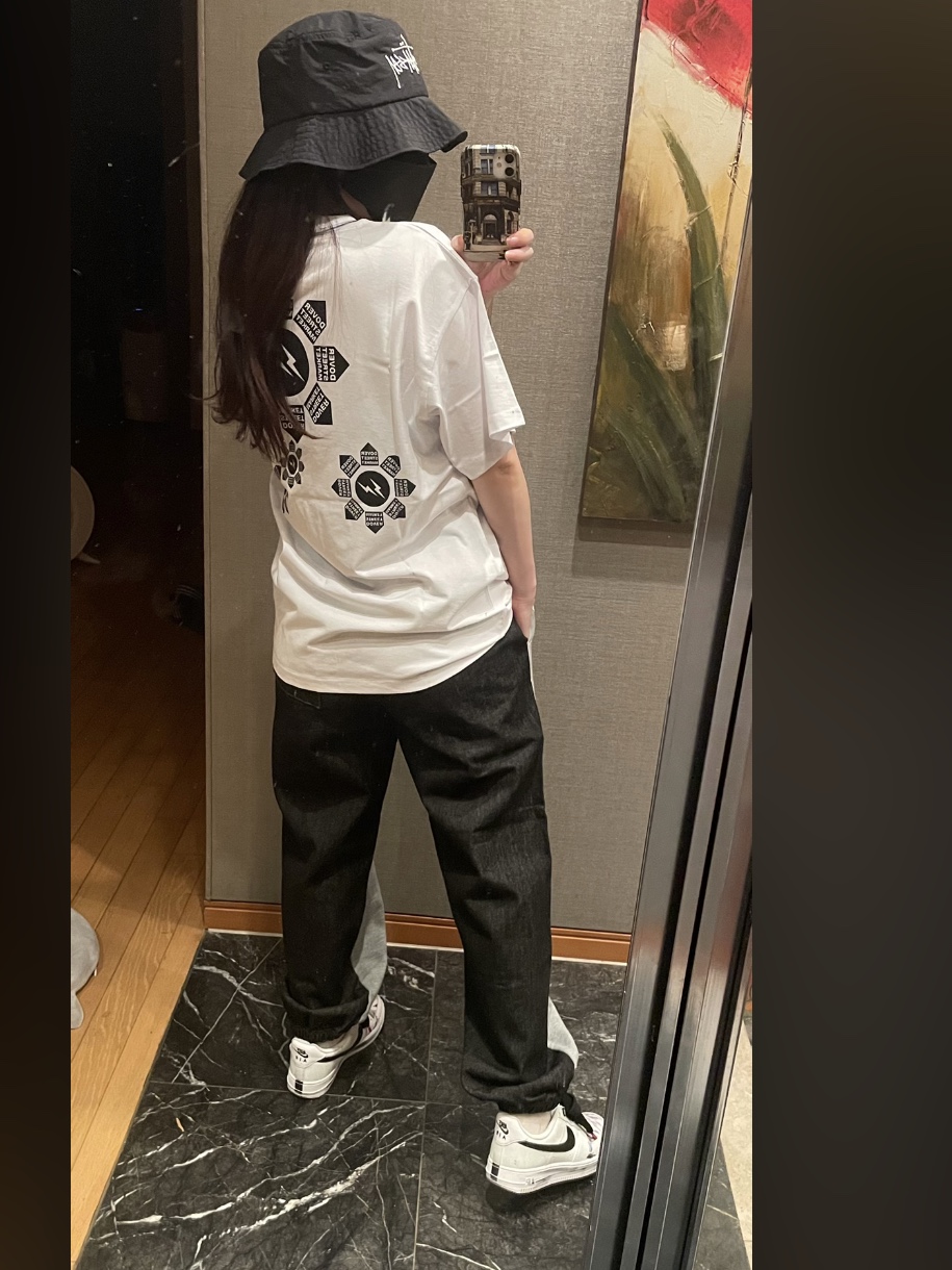 Stussy World Tour T-Shirt White, Stussy World Tour LS T-Shirt White 착용 스타일 - 3