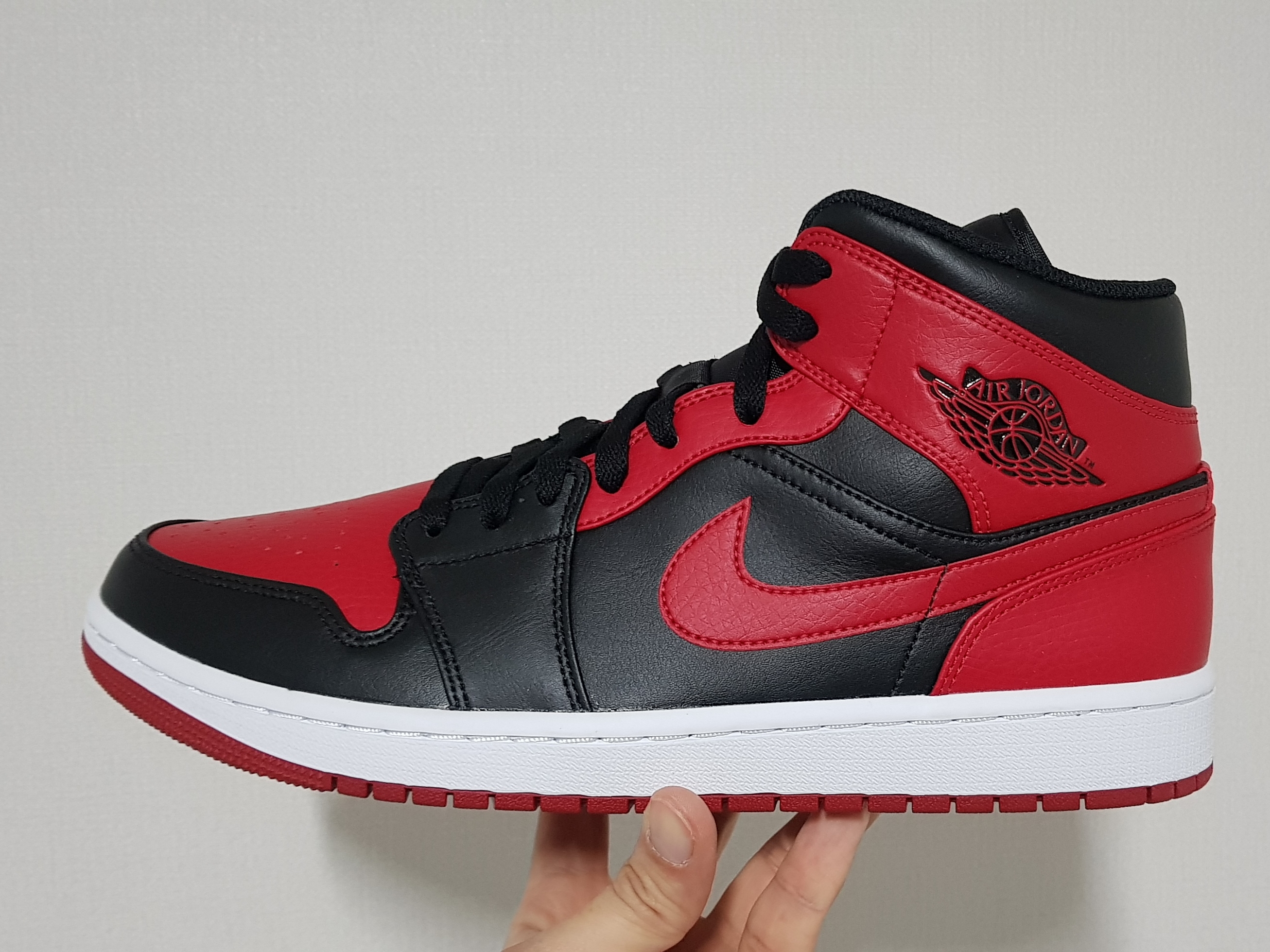 Jordan 1 Mid Bred Banned 2020 착용 스타일 - 2