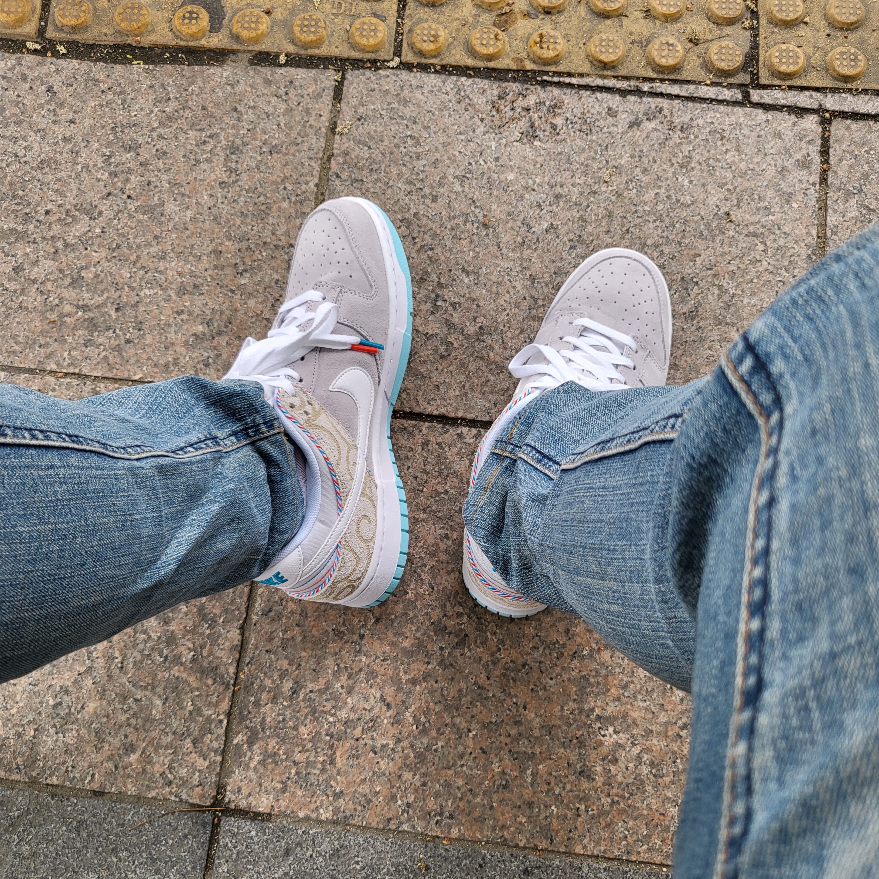 Nike Dunk Low Retro SE Barber Shop Grey 착용 스타일 - 1