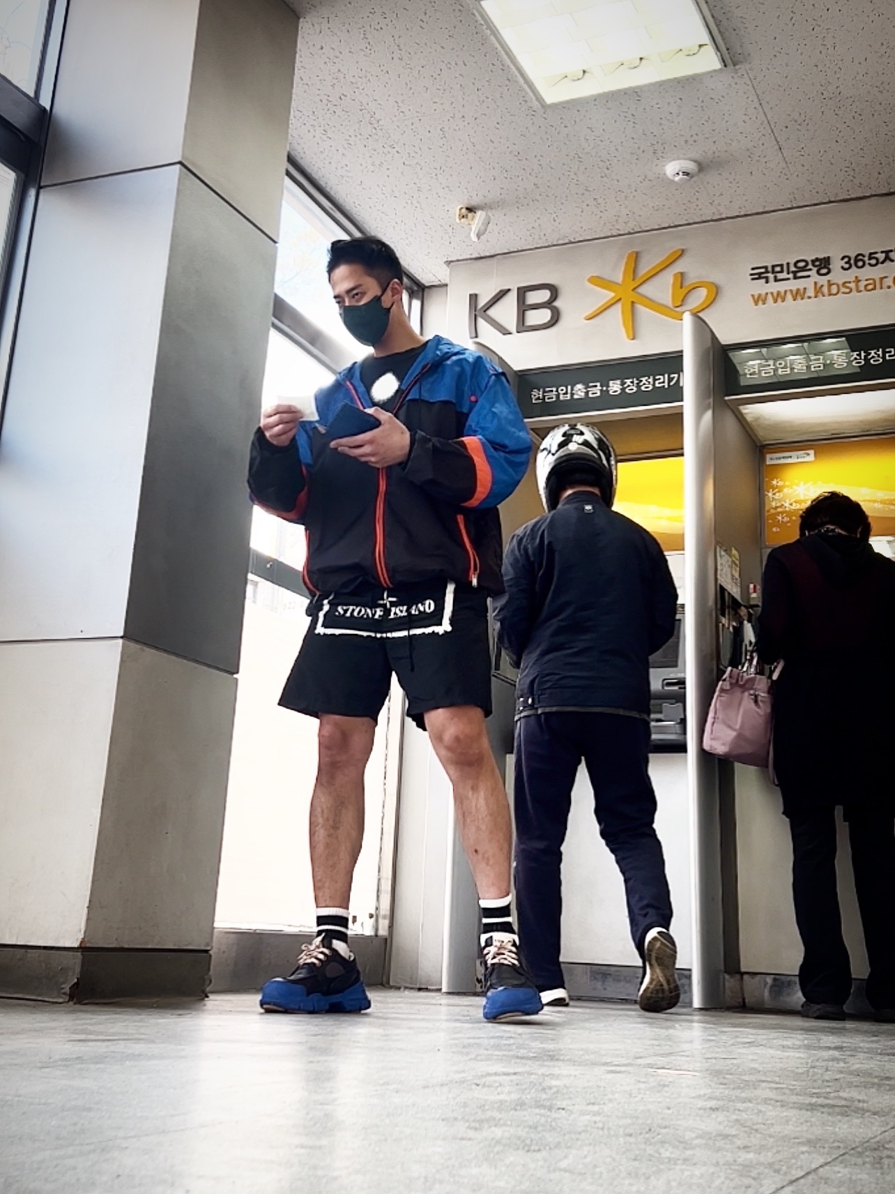 Nike x Off-White NRG Short Sleeve T-Shirt Black, Stone Island B0992 Nylon Metal Stencil Print Swimming Trunk Black - 21SS 착용 스타일 - 5