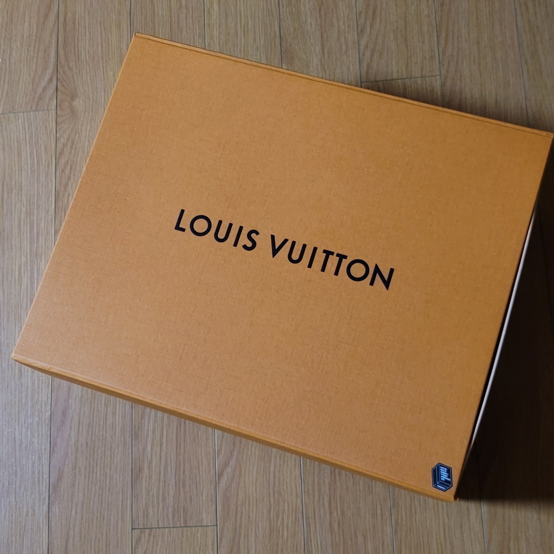 Louis Vuitton Neonoe MM Monogram Rose Powder, Louis Vuitton Neonoe MM Monogram Caramel 착용 스타일 - 3