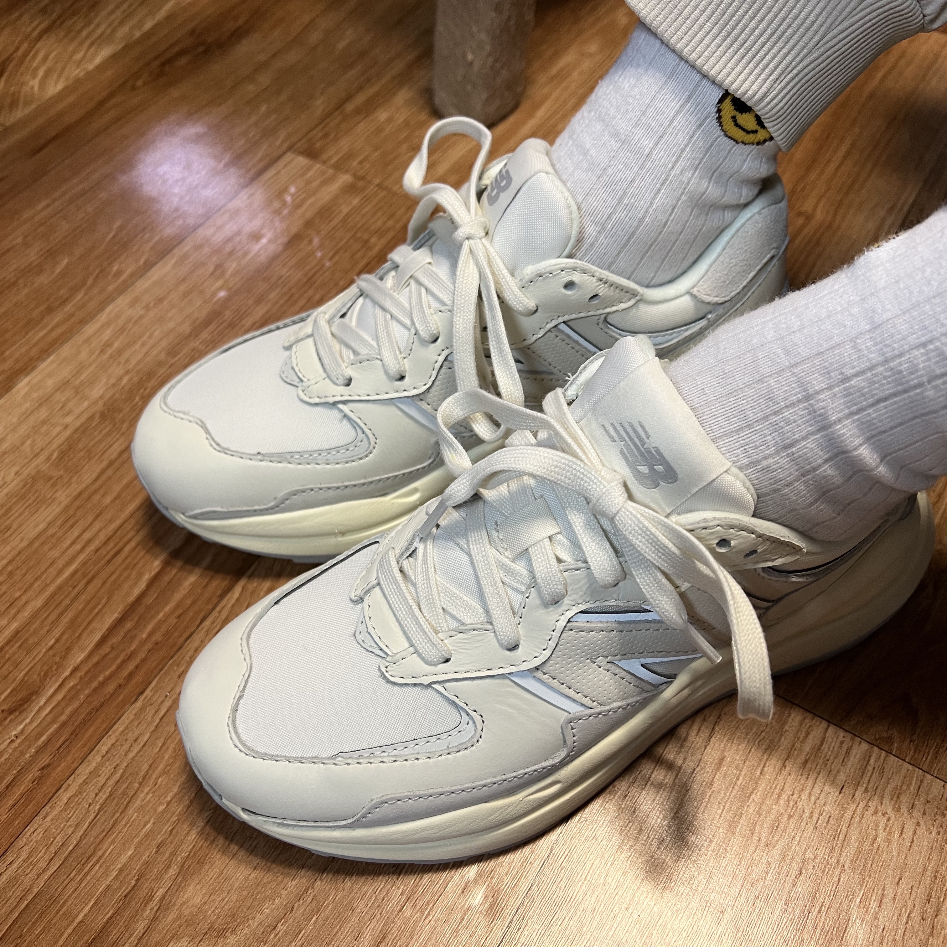 New Balance 5740 Shifted White Pack 착용 스타일 - 1