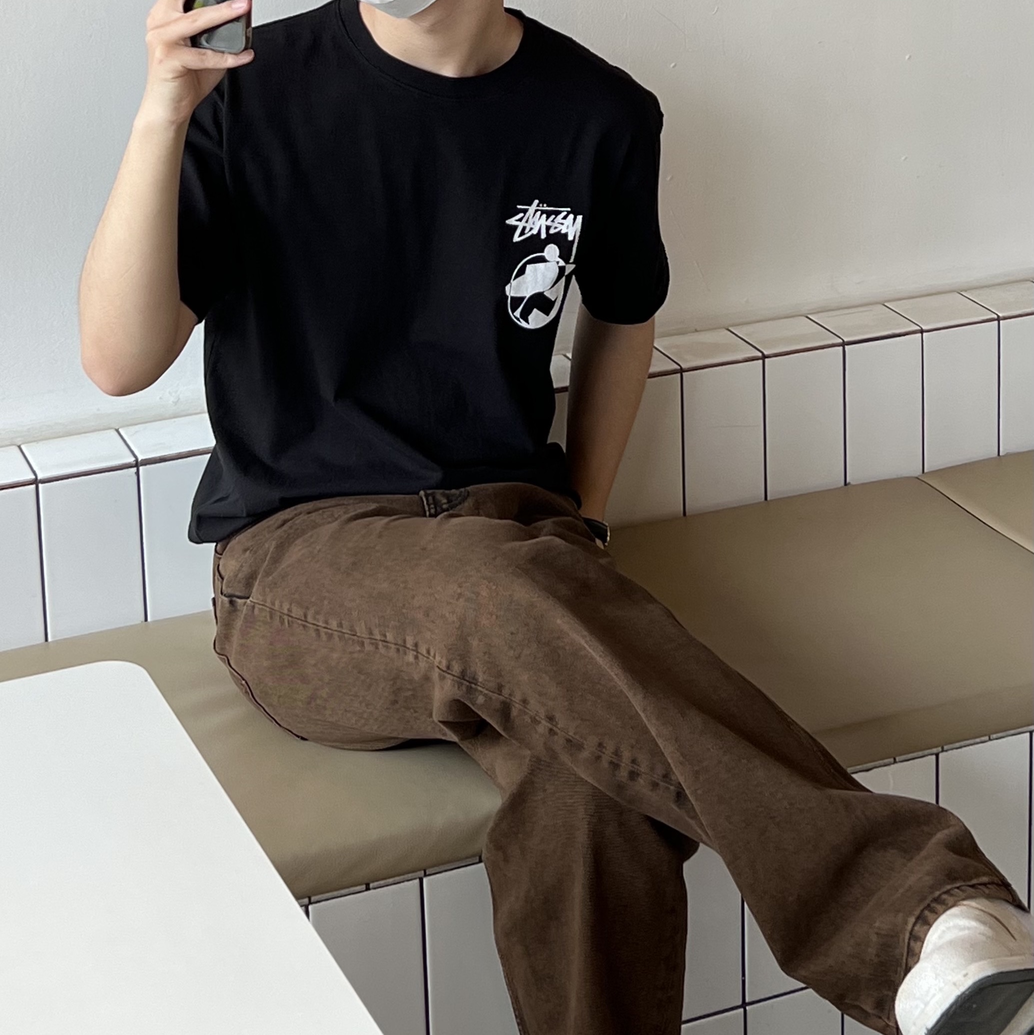 Stussy x Our Legacy Surfman 2 Pigment Dyed T-Shirt Black 착용 스타일