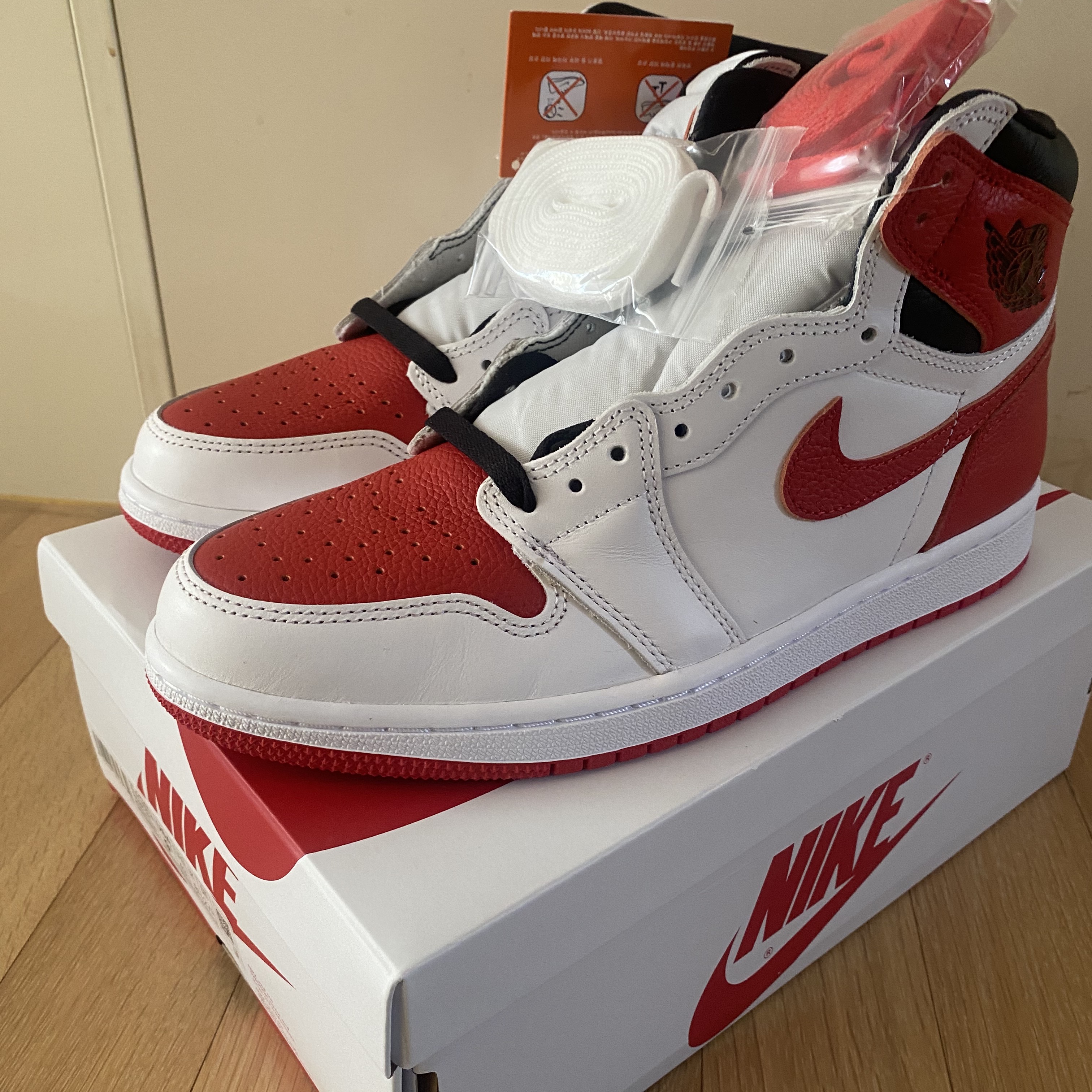 Jordan 1 Retro High OG Heritage, Nike SB Dunk Low Pro Light Cognac 착용 스타일 - 1