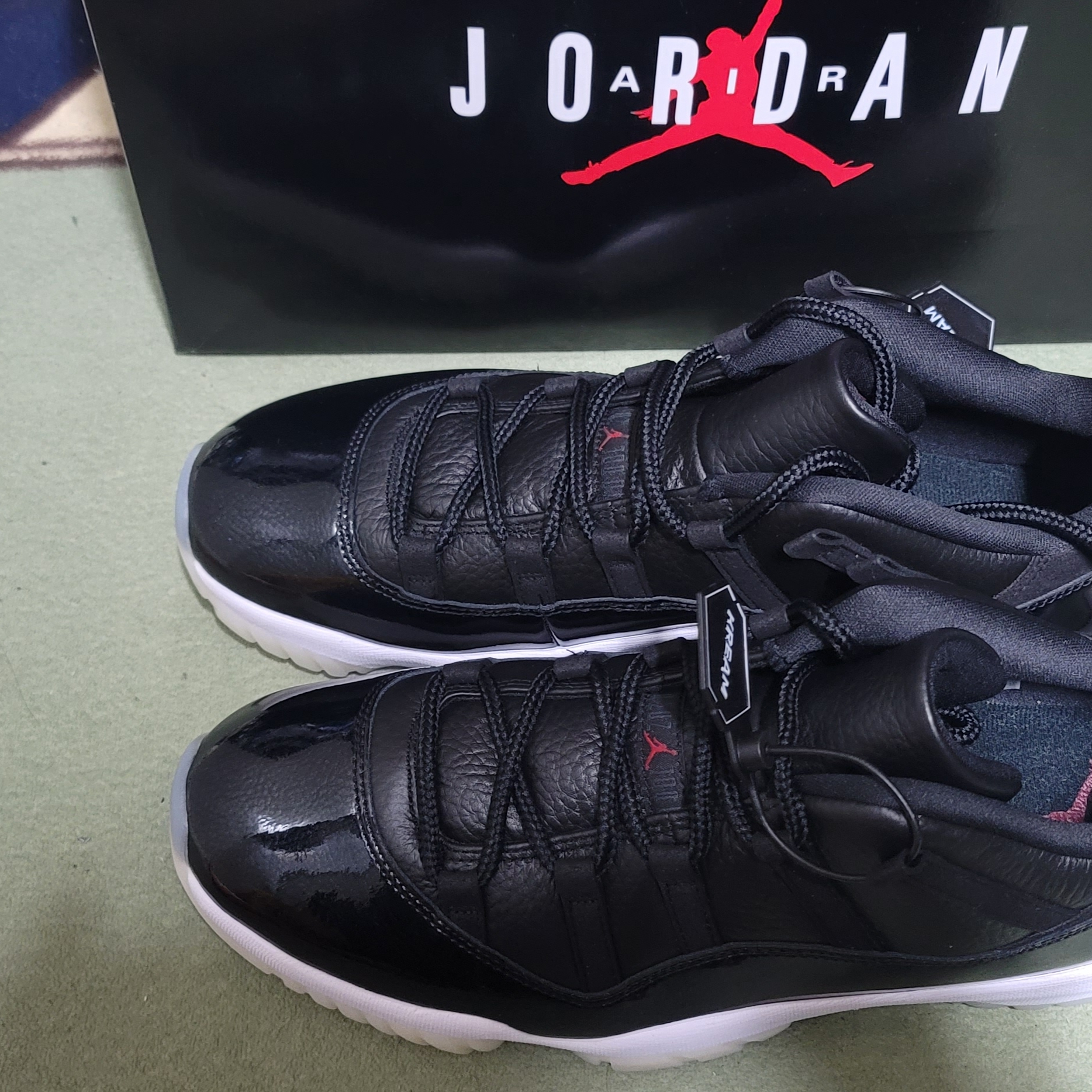 Jordan 11 Retro Low 72-10 착용 스타일