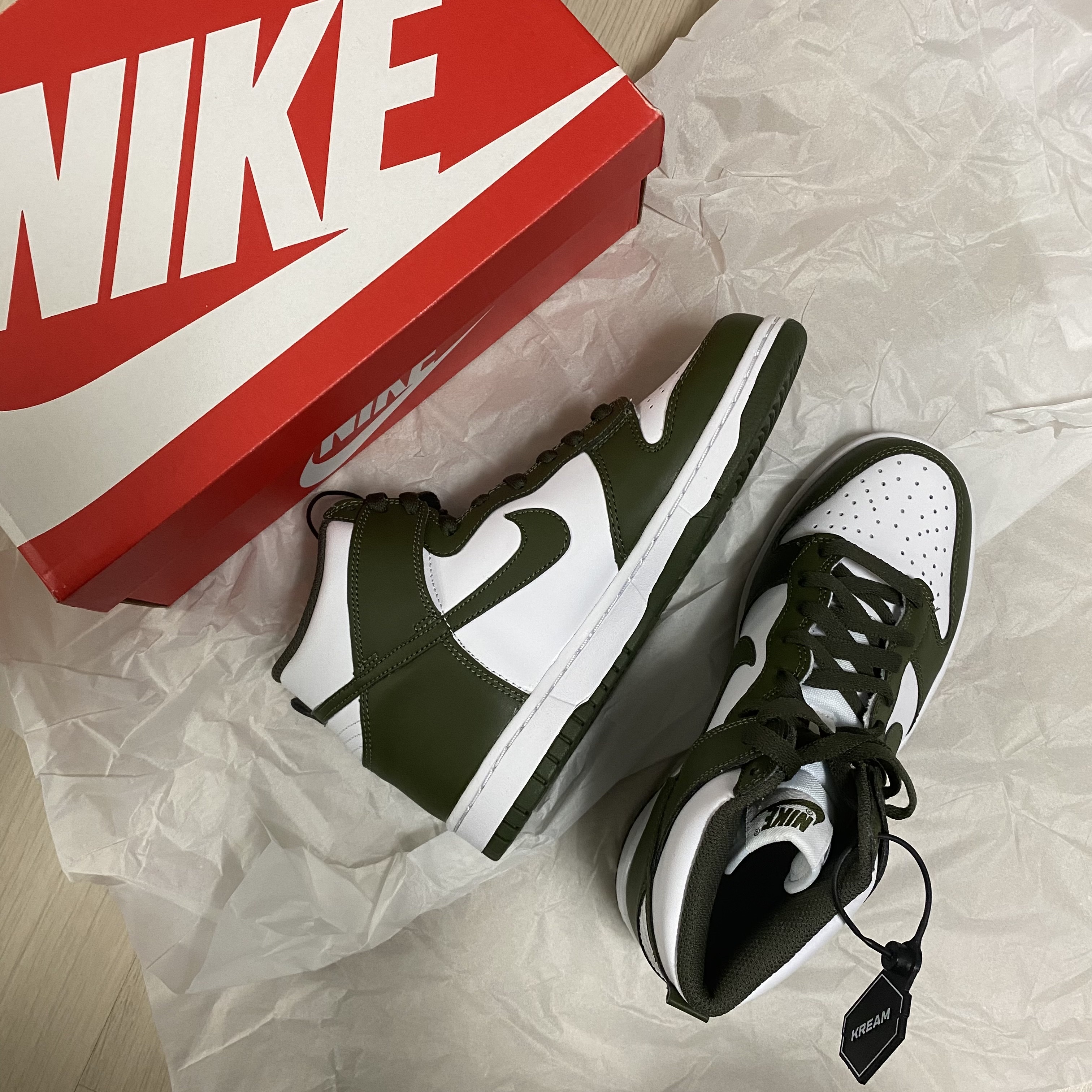(GS) Nike Dunk High Cargo Khaki 착용 스타일 - 1