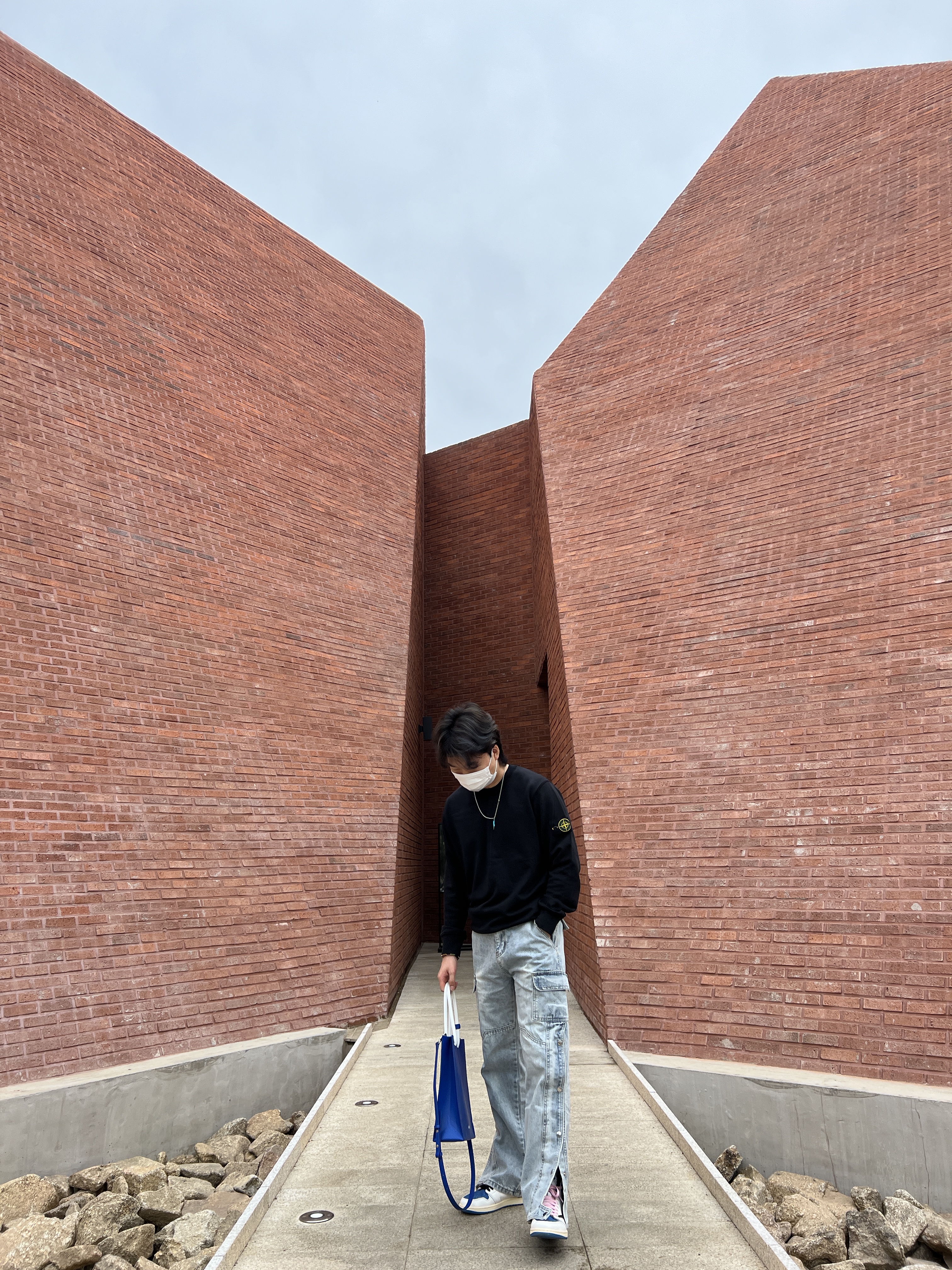 Jordan 1 x Travis Scott x Fragment Retro High OG SP Military Blue, Stone Island 63020 Crewneck Sweatshirt Black - 21FW 착용 스타일 - 2