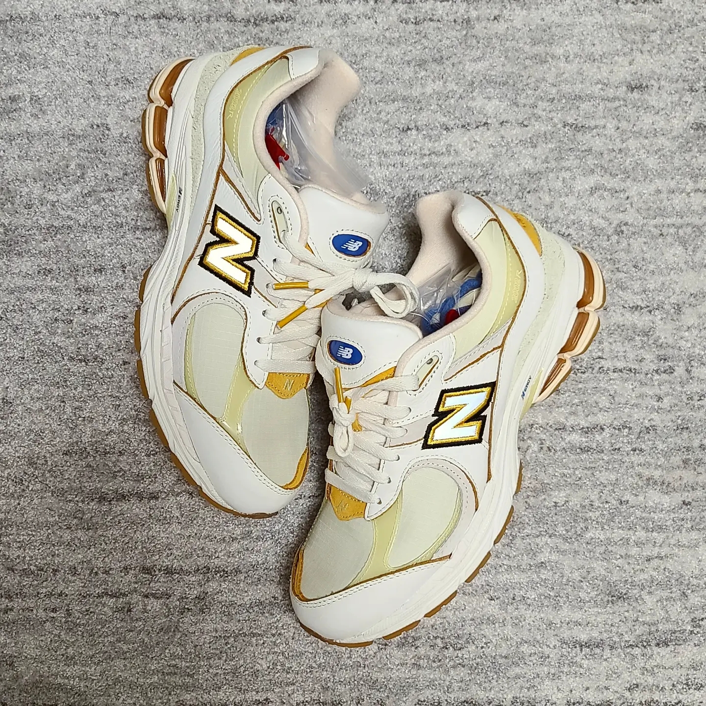 New Balance x Joe Freshgoods 2002R Conversations Amongst Us Beige 착용 스타일