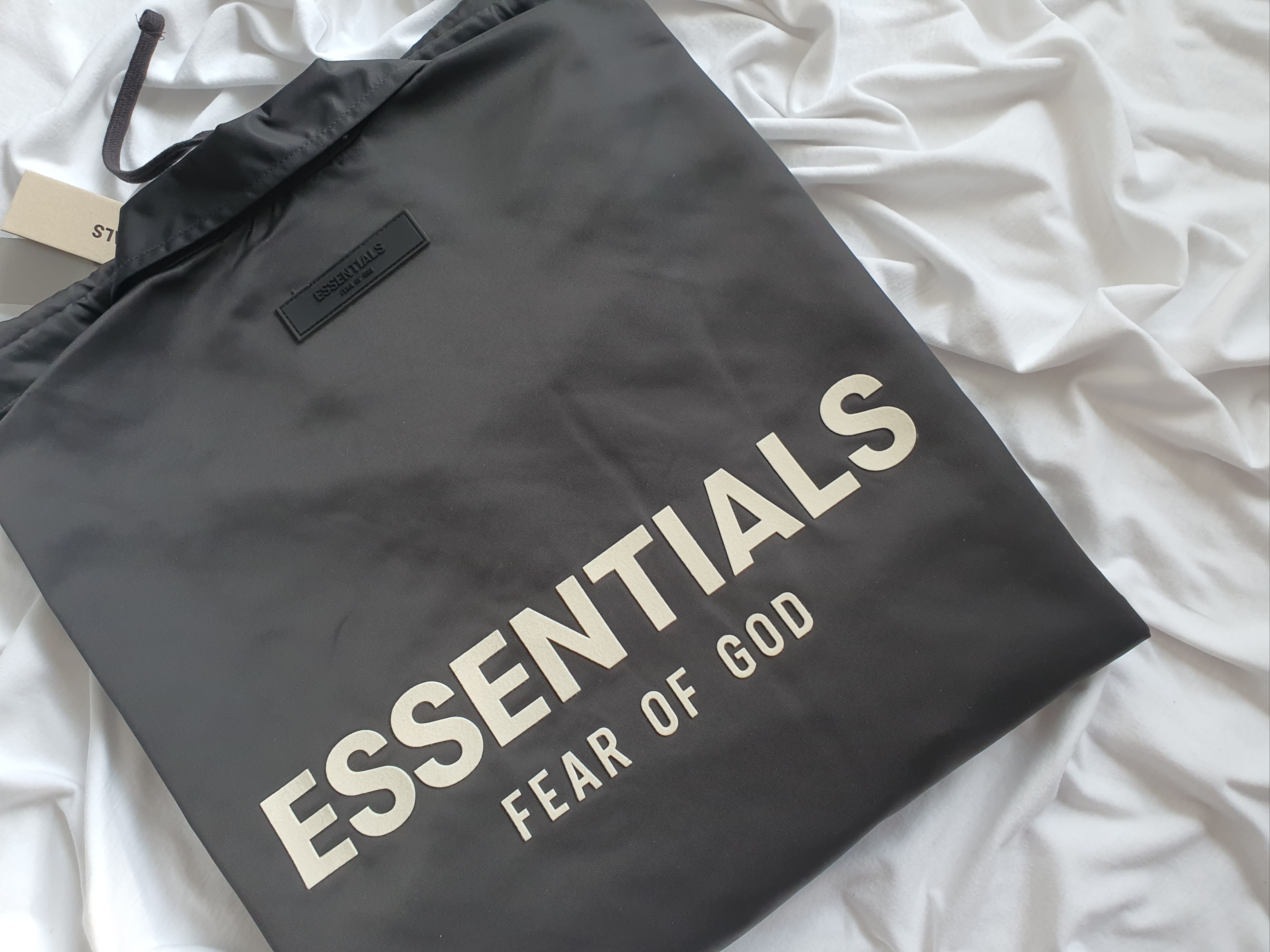 Essentials Coaches Jacket Iron - 22SS 착용 스타일