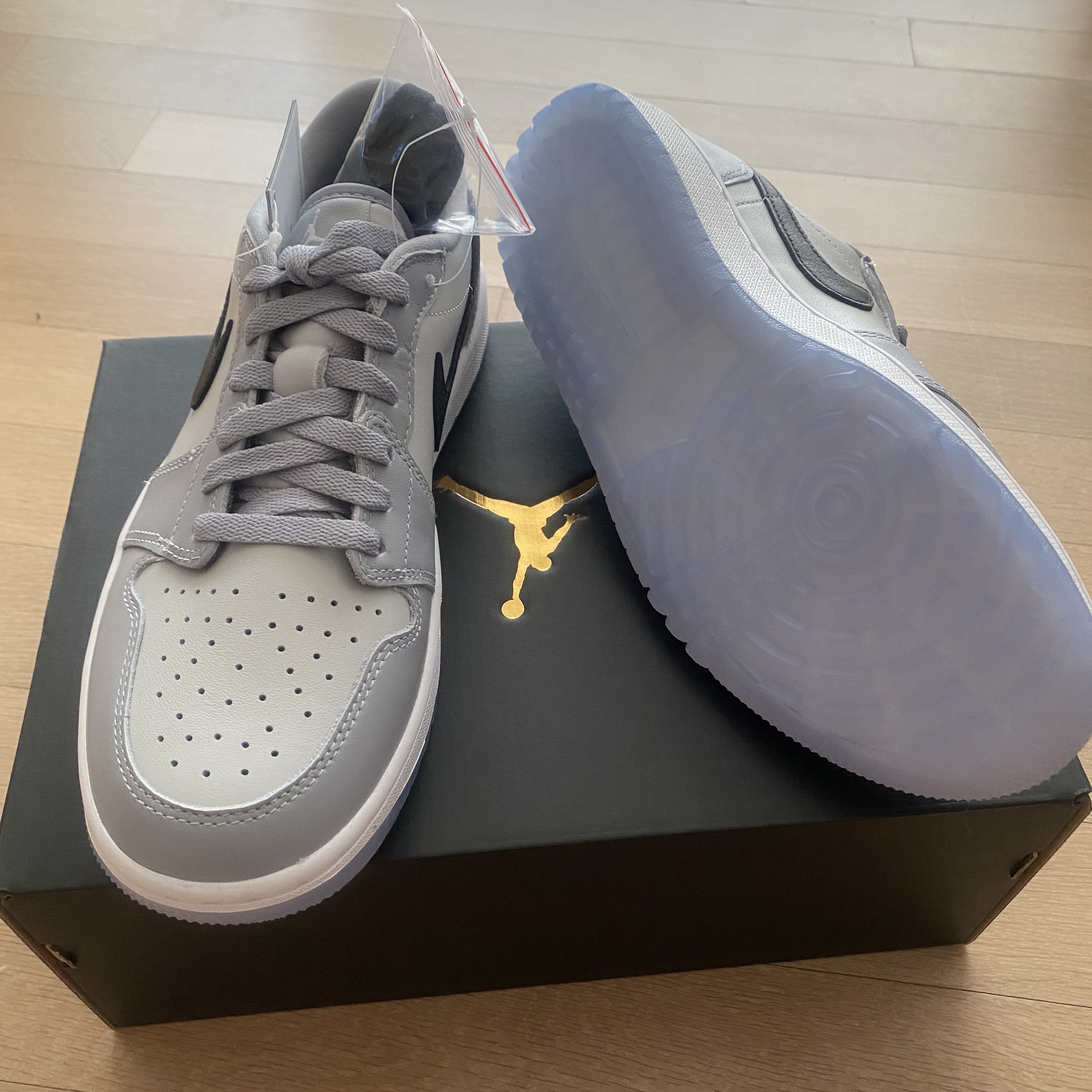 Jordan 1 Low Golf Wolf Grey 착용 스타일 - 1