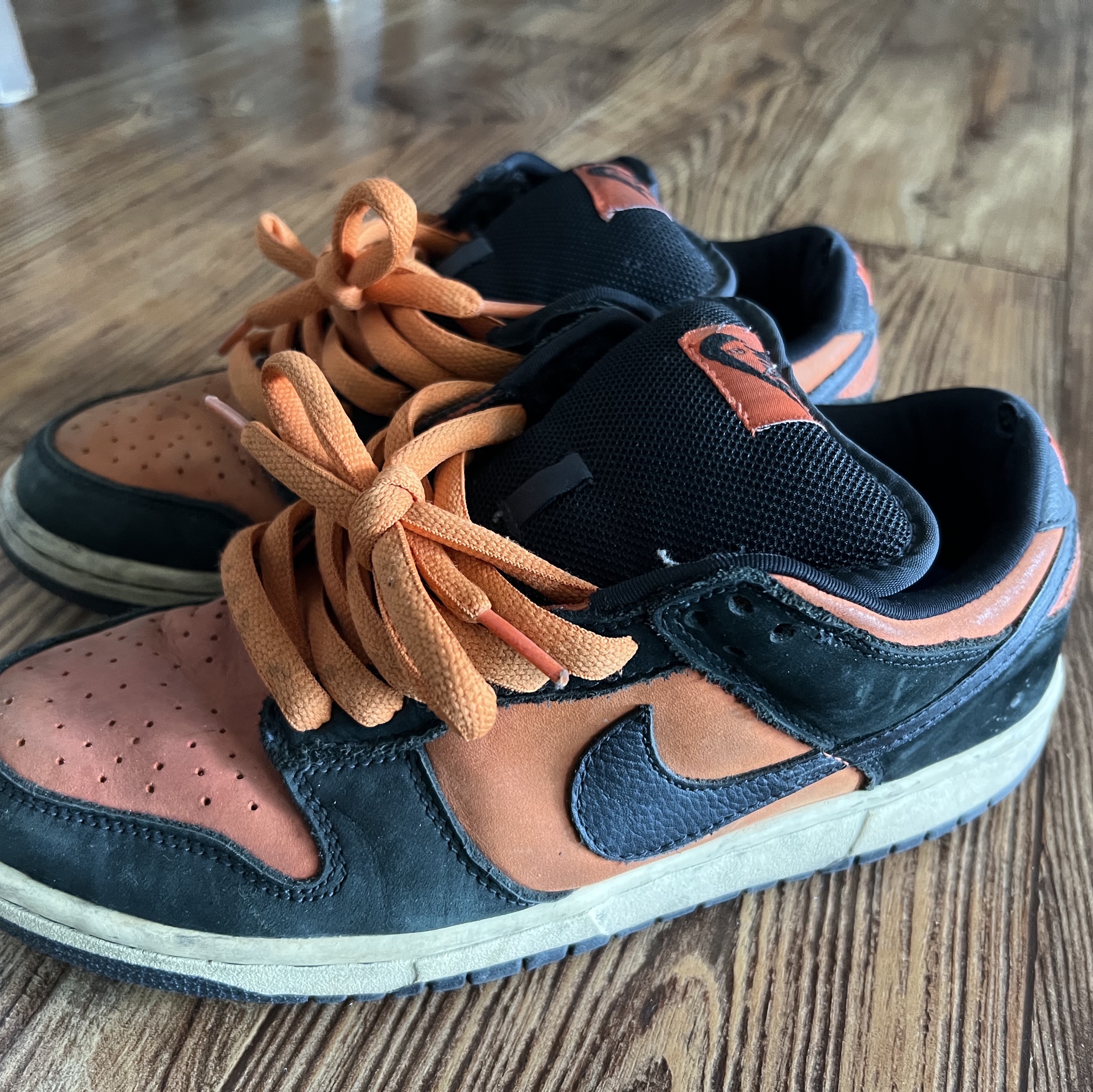 Nike SB Dunk Low Orange Flash 착용 스타일 - 1
