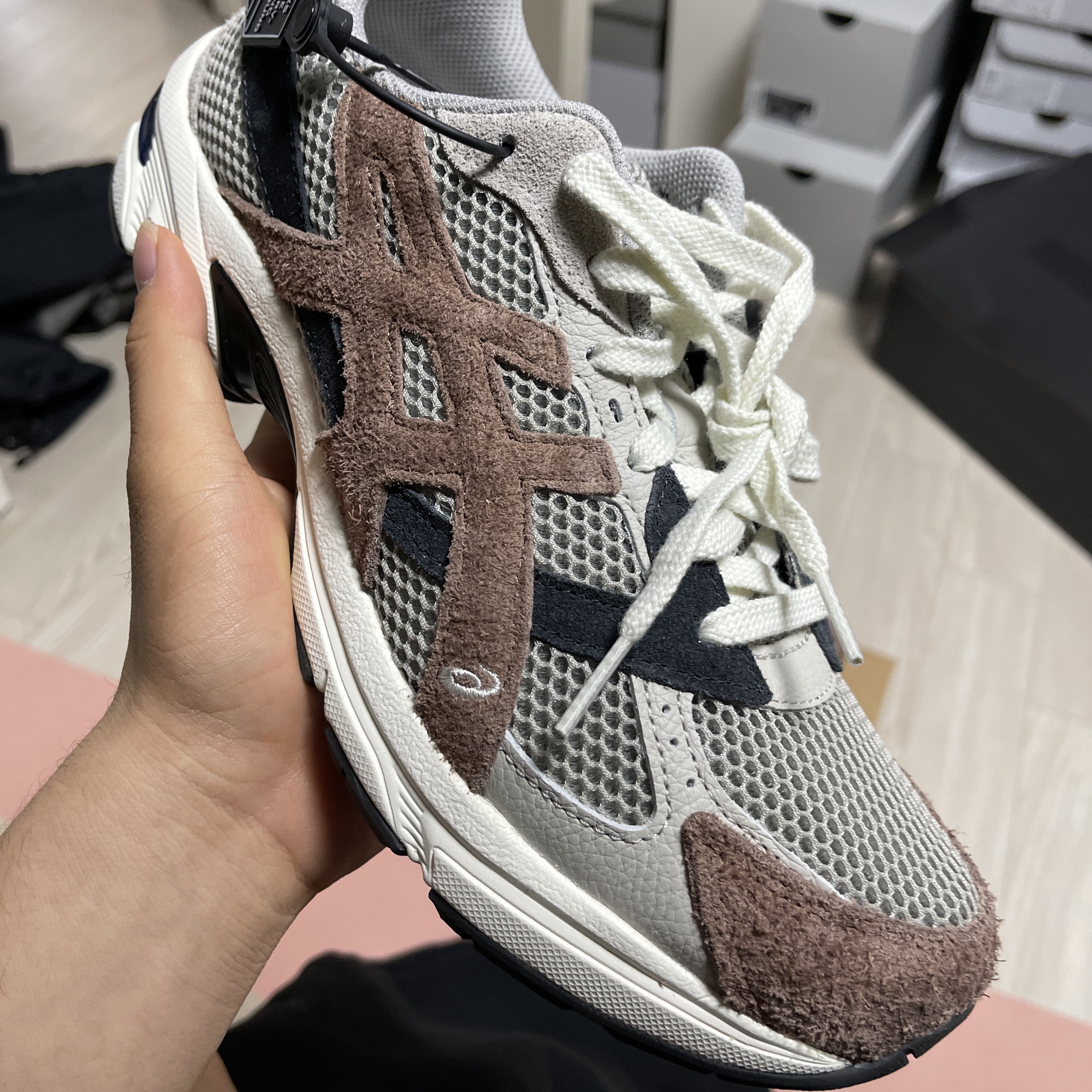 Asics x Hal Studios Gel-1130 Smoke Grey 착용 스타일