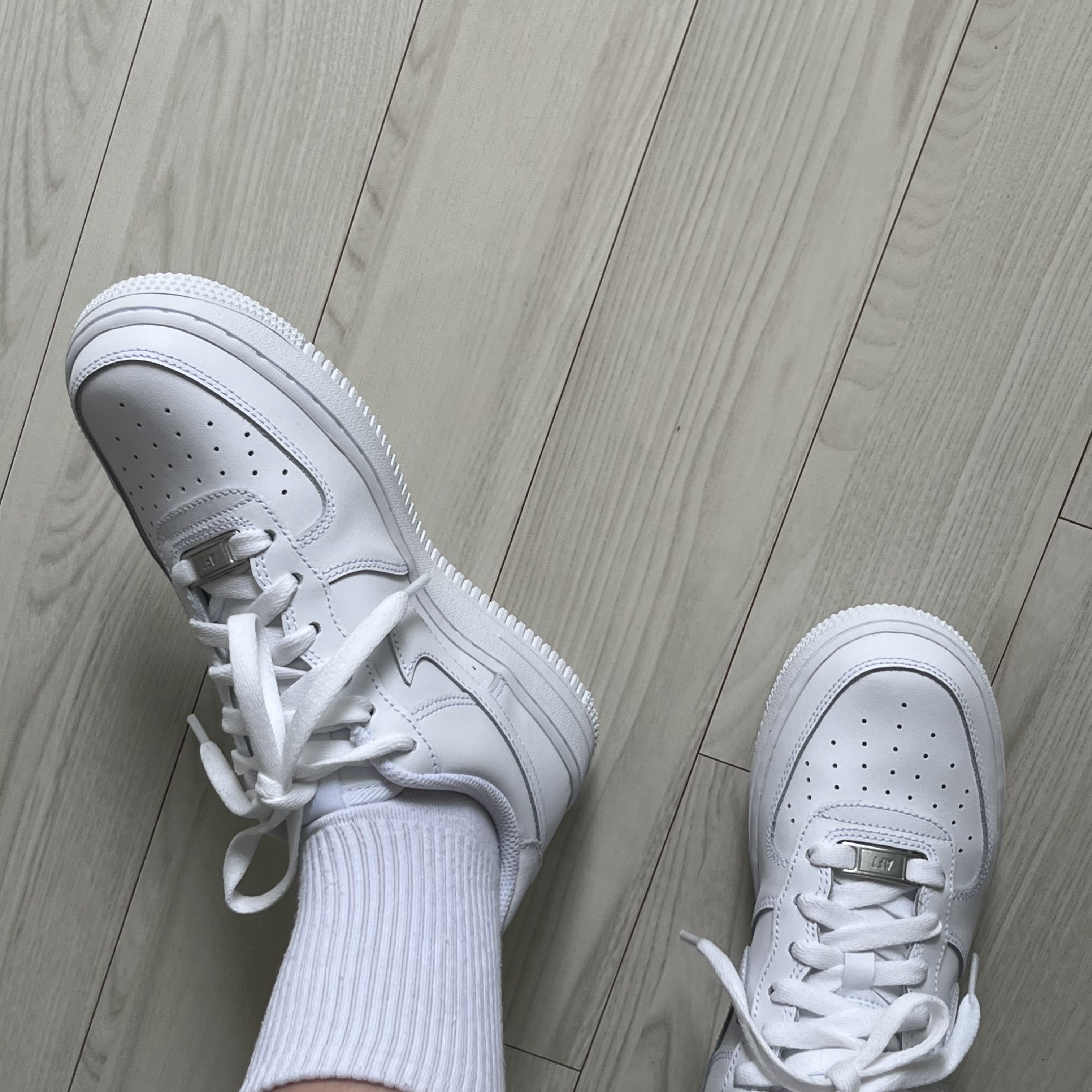 (GS) Nike Air Force 1 LE White 착용 스타일