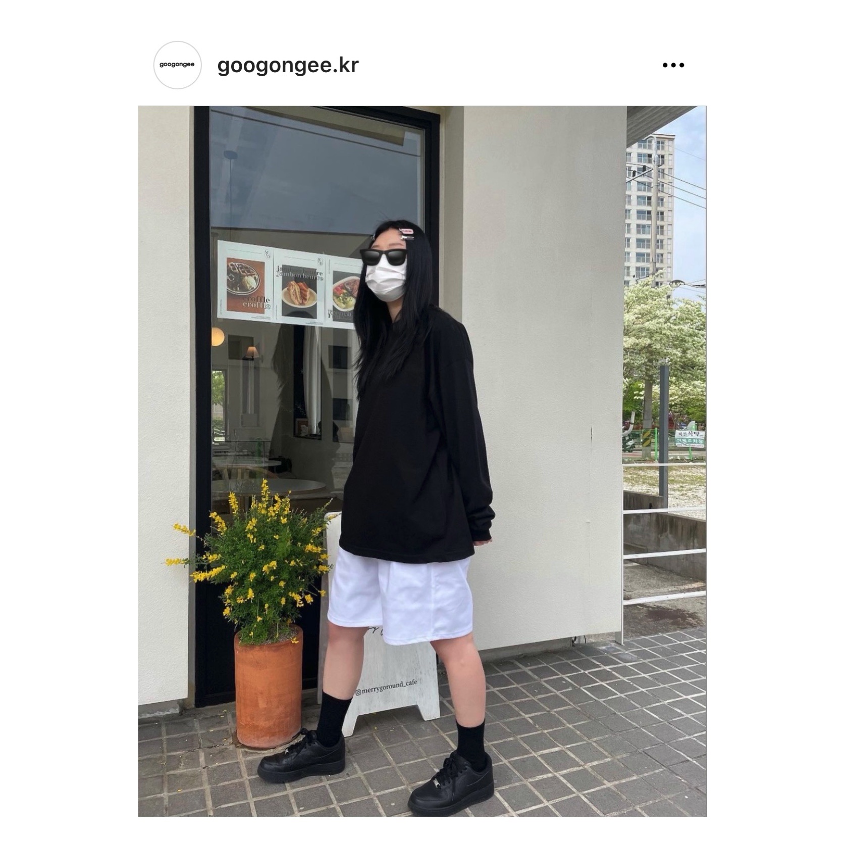Nike Air Force 1 '07 Low Triple Black 착용 스타일