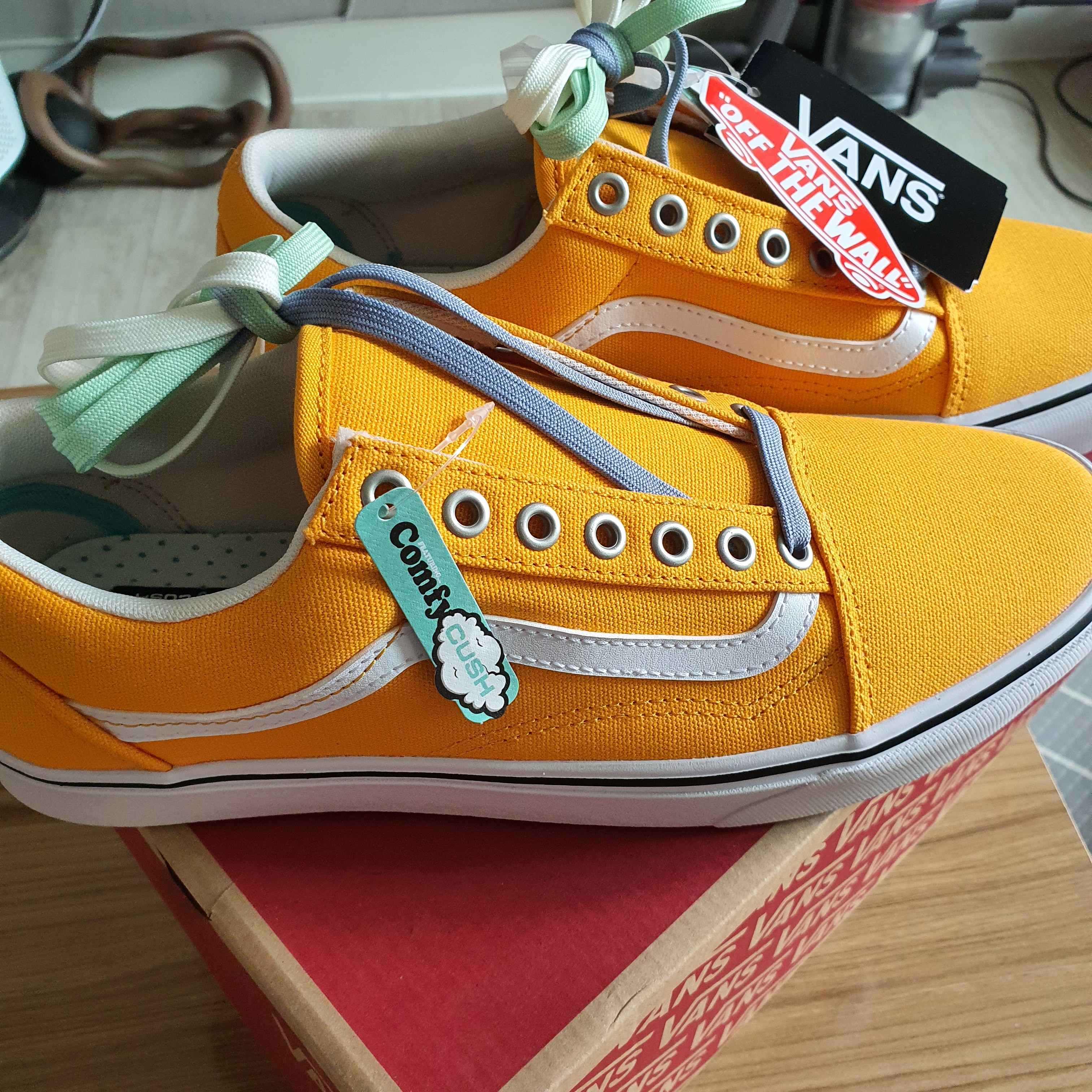 Vans ComfyCush Old Skool Color Pack Baja Blue 착용 스타일
