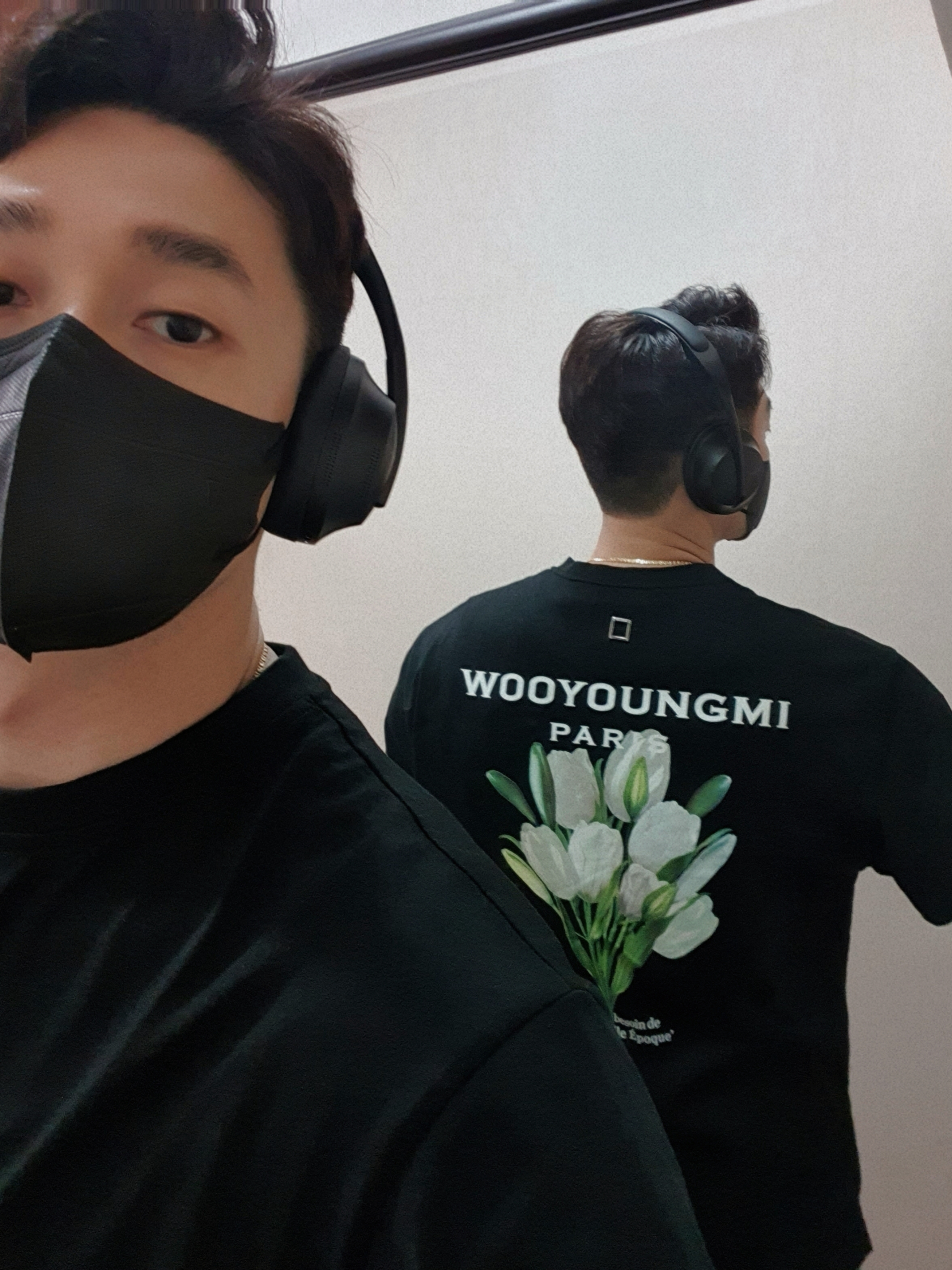 Wooyoungmi Flower Print Back Logo T-Shirt Black - 22SS 착용 스타일