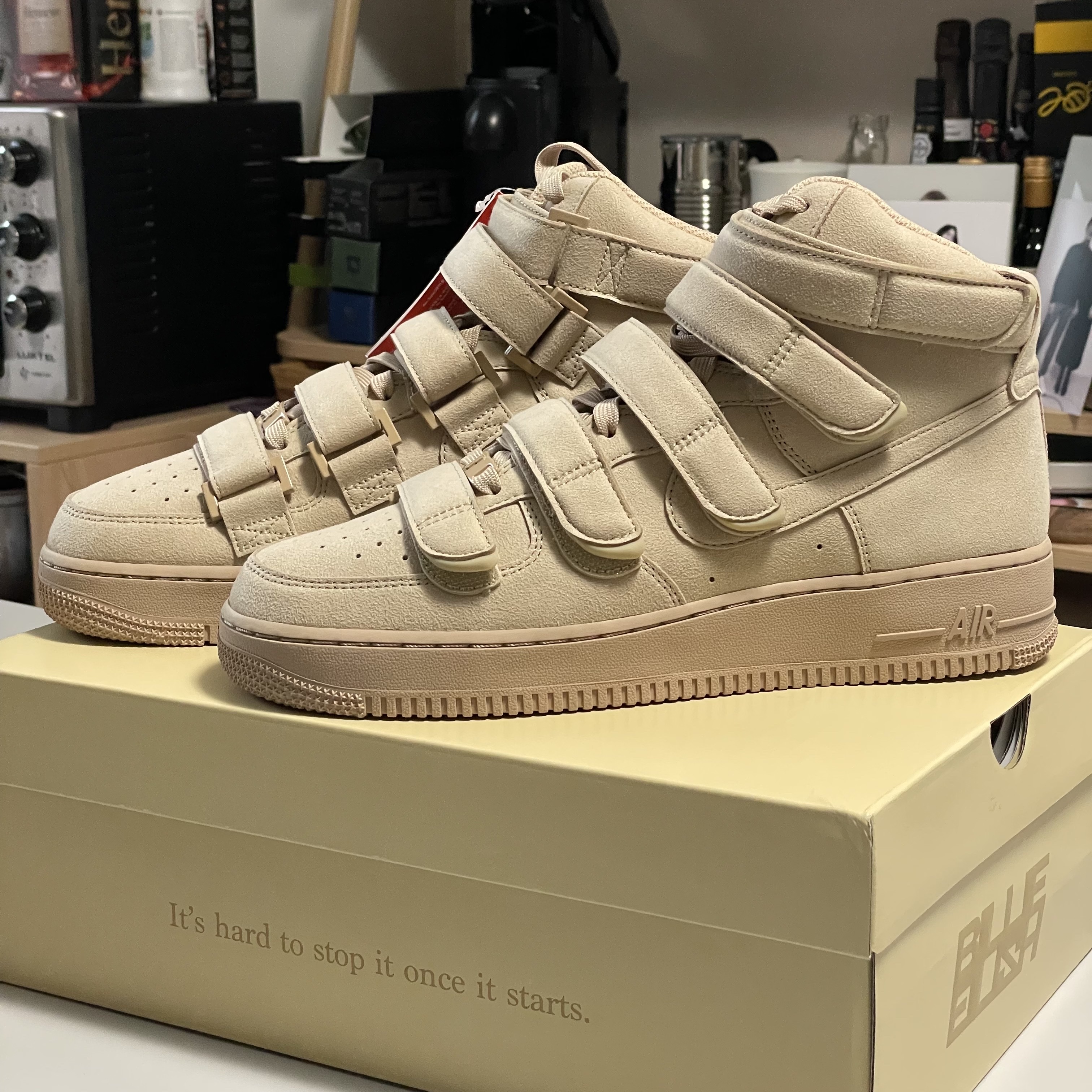 Nike x Billie Eilish Air Force 1 High '07 SP Mushroom 착용 스타일 - 1
