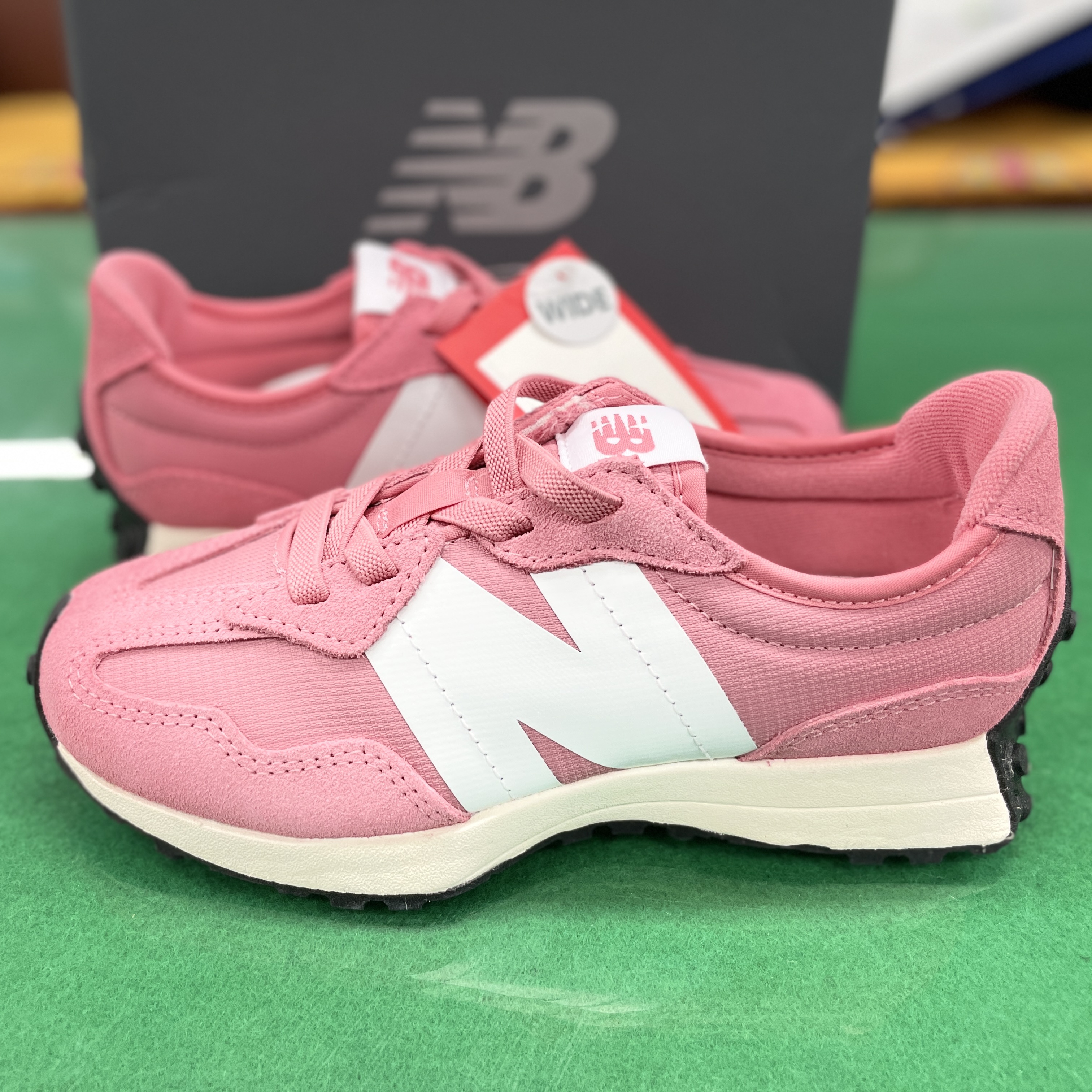 (PS) New Balance 327 Pink - W Wide 착용 스타일 - 1