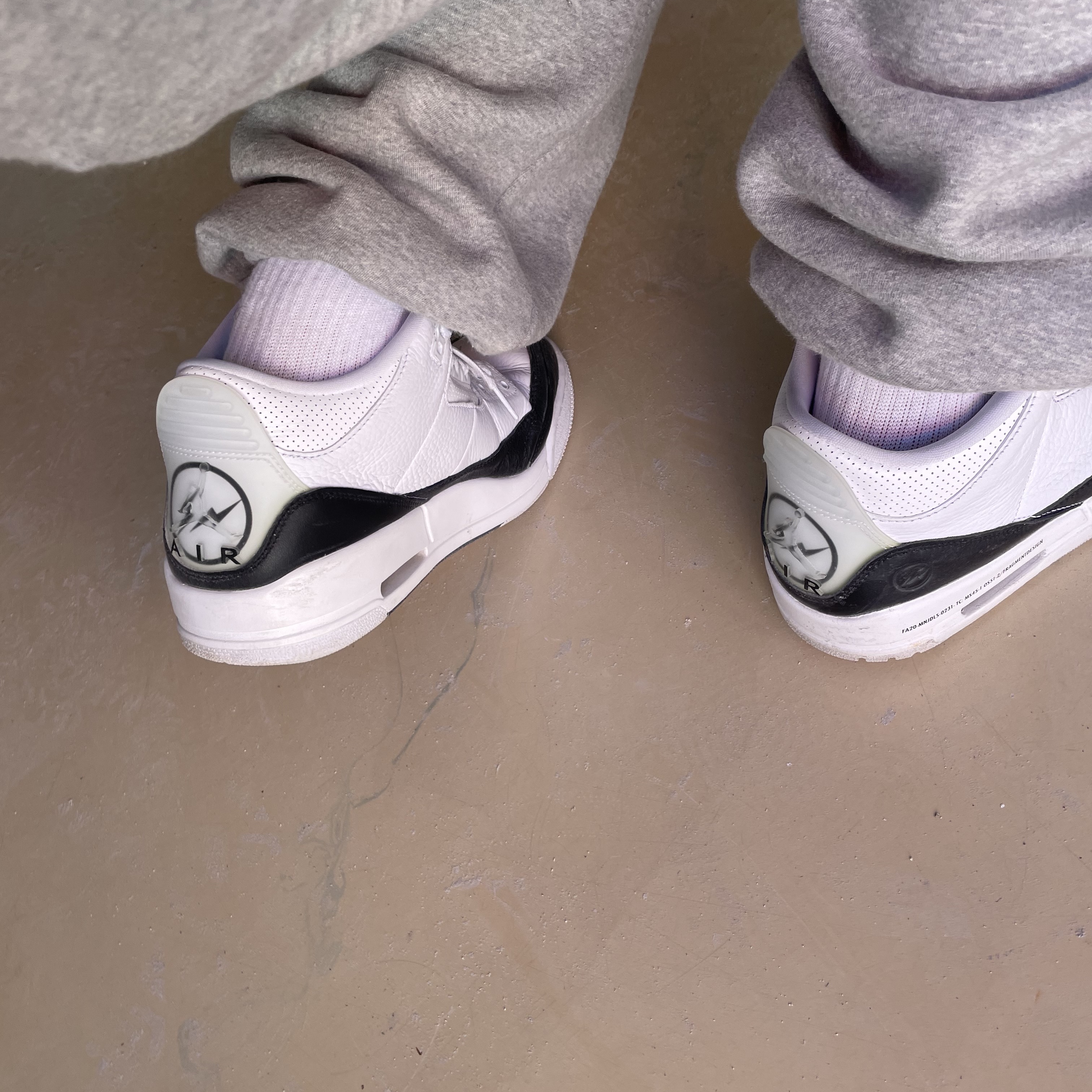Jordan 3 x Fragment Retro SP White Black 착용 스타일 - 1
