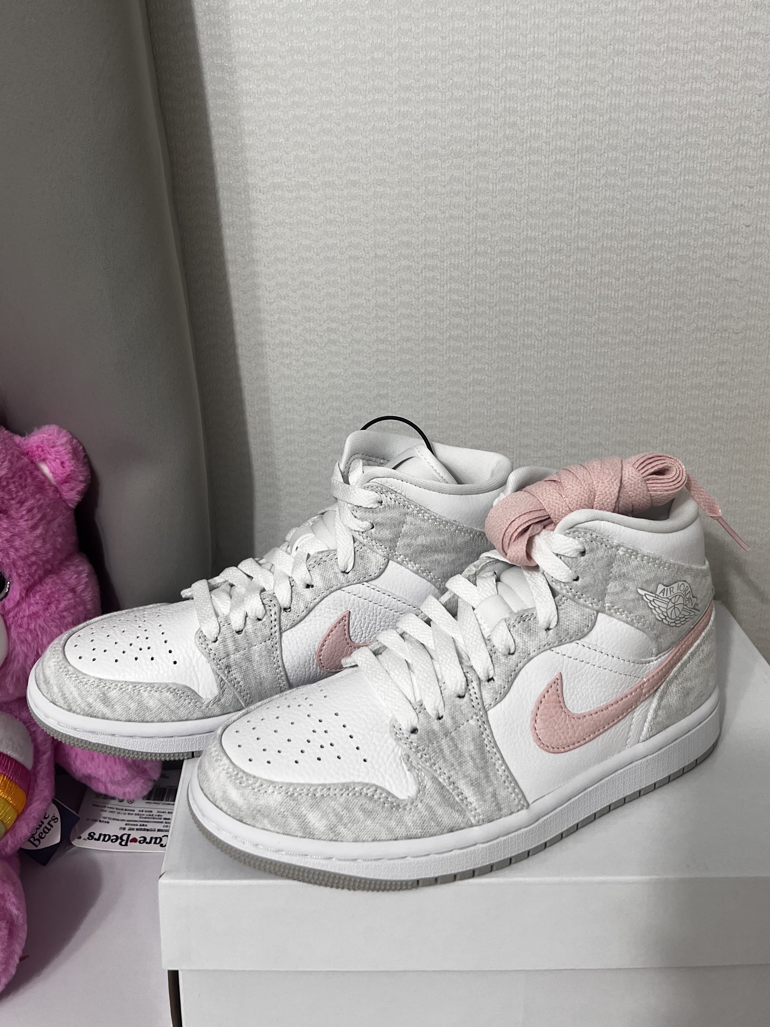 (W) Jordan 1 Mid SE Light Iron Ore 착용 스타일 - 2