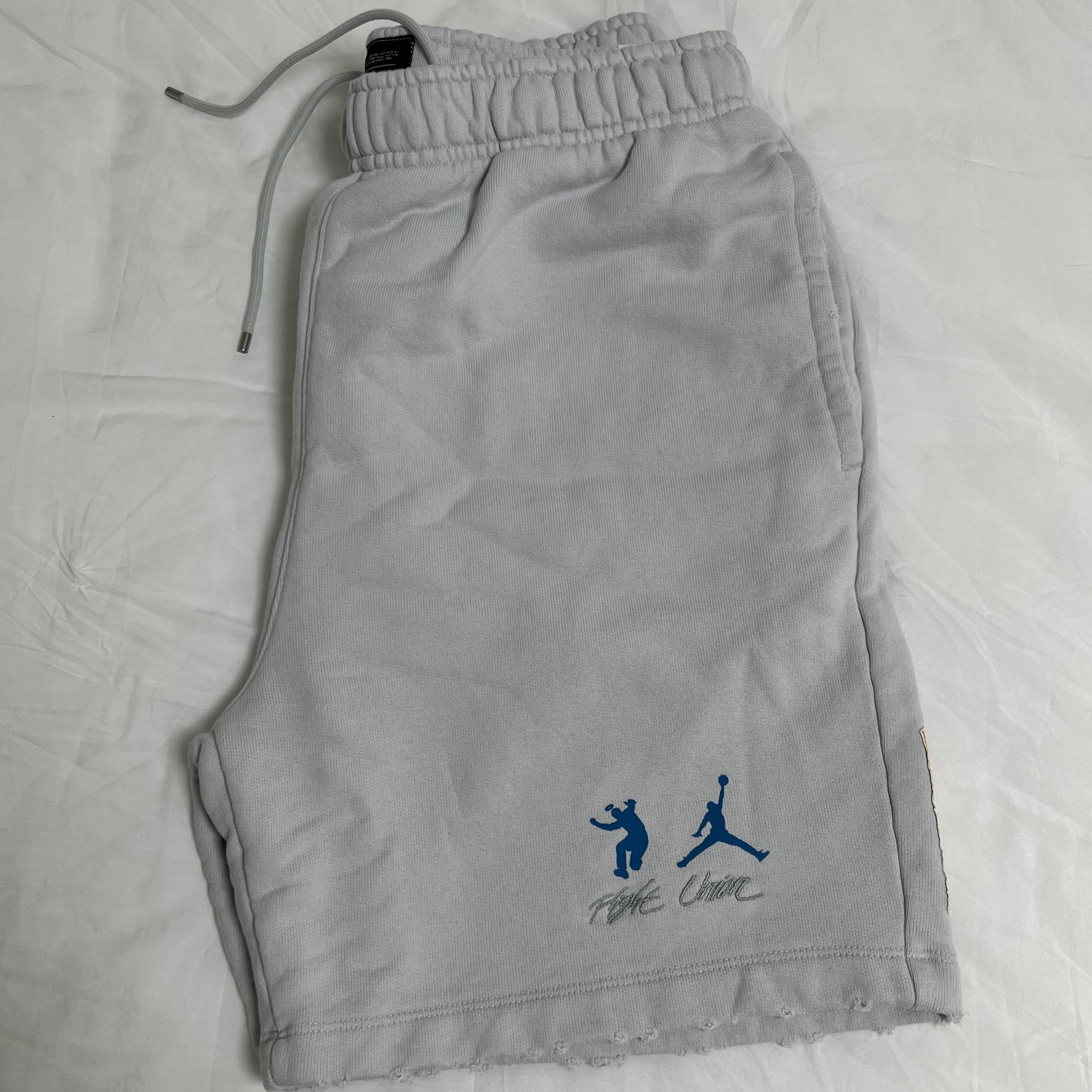 Jordan x Union Fleece Shorts Photon Dust - Asia 착용 스타일 - 2