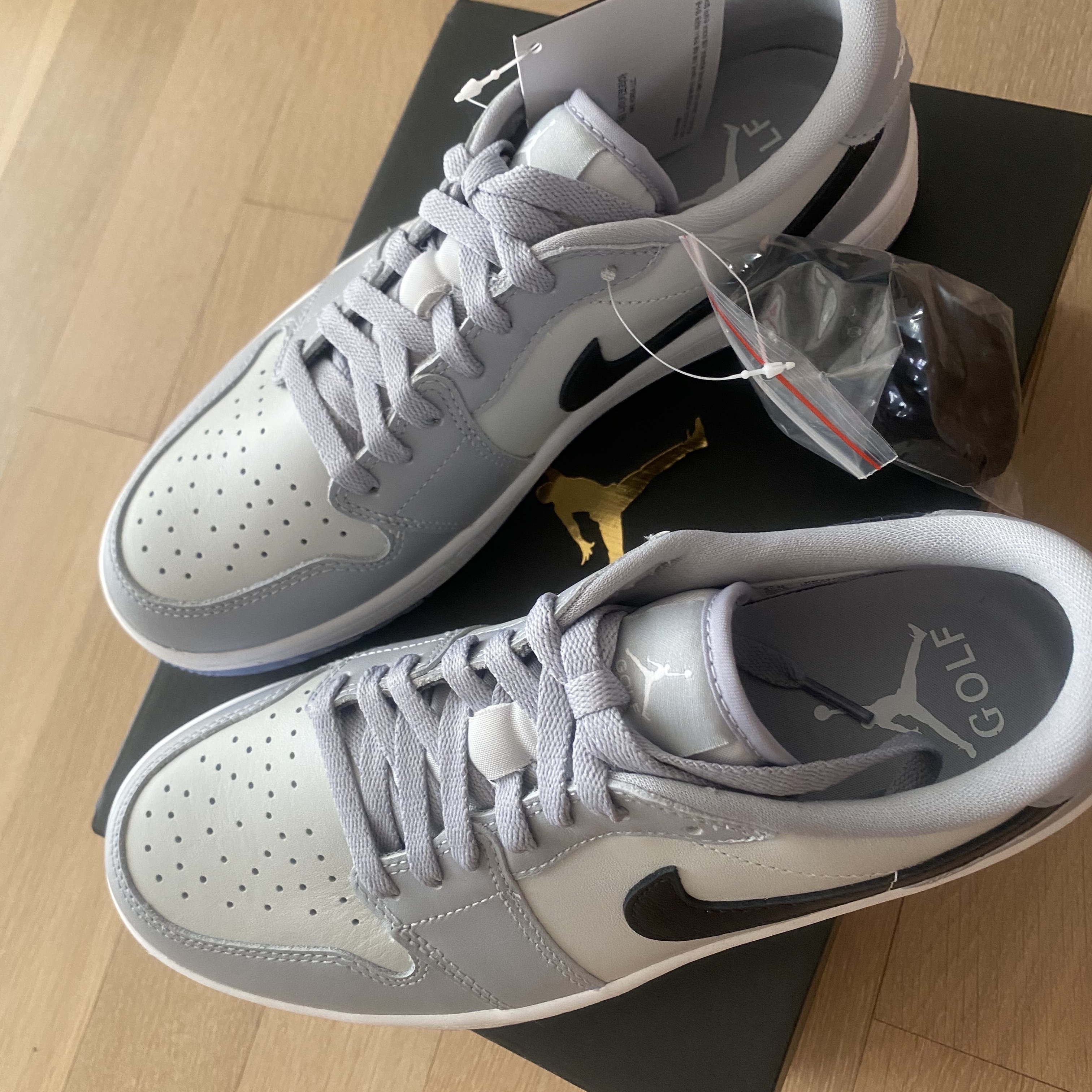 Jordan 1 Low Golf Wolf Grey 착용 스타일 - 2