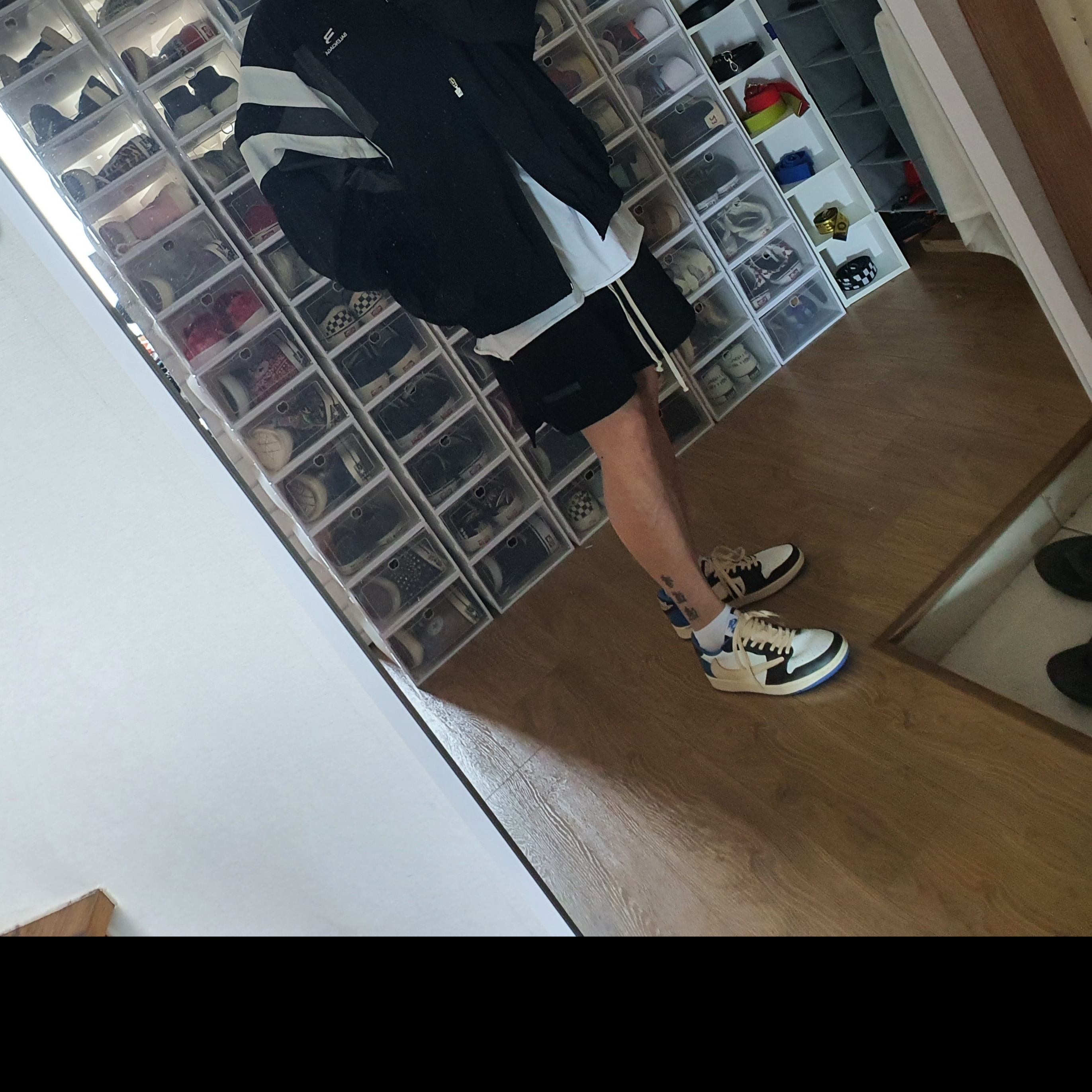 Jordan 1 x Travis Scott x Fragment Retro Low OG SP Military Blue 착용 스타일