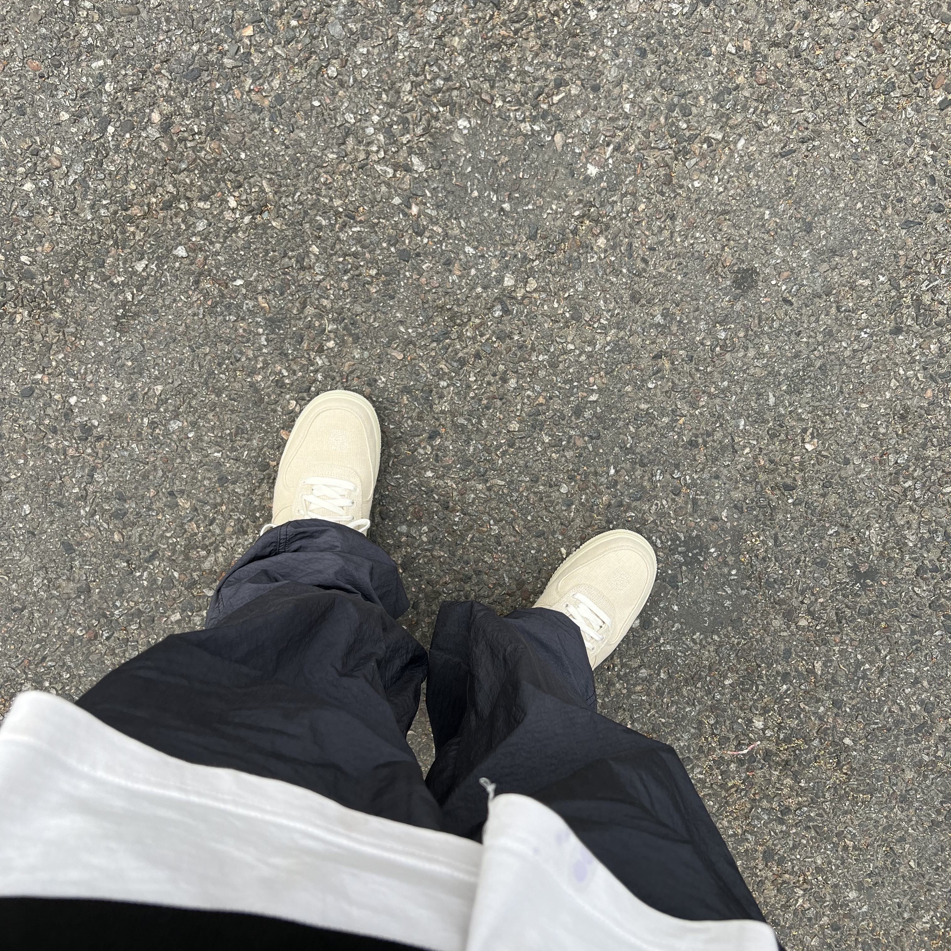 Nike x Stussy Air Force 1 Low Fossil, Nike x Stussy Beach Pants Off Noir 착용 스타일