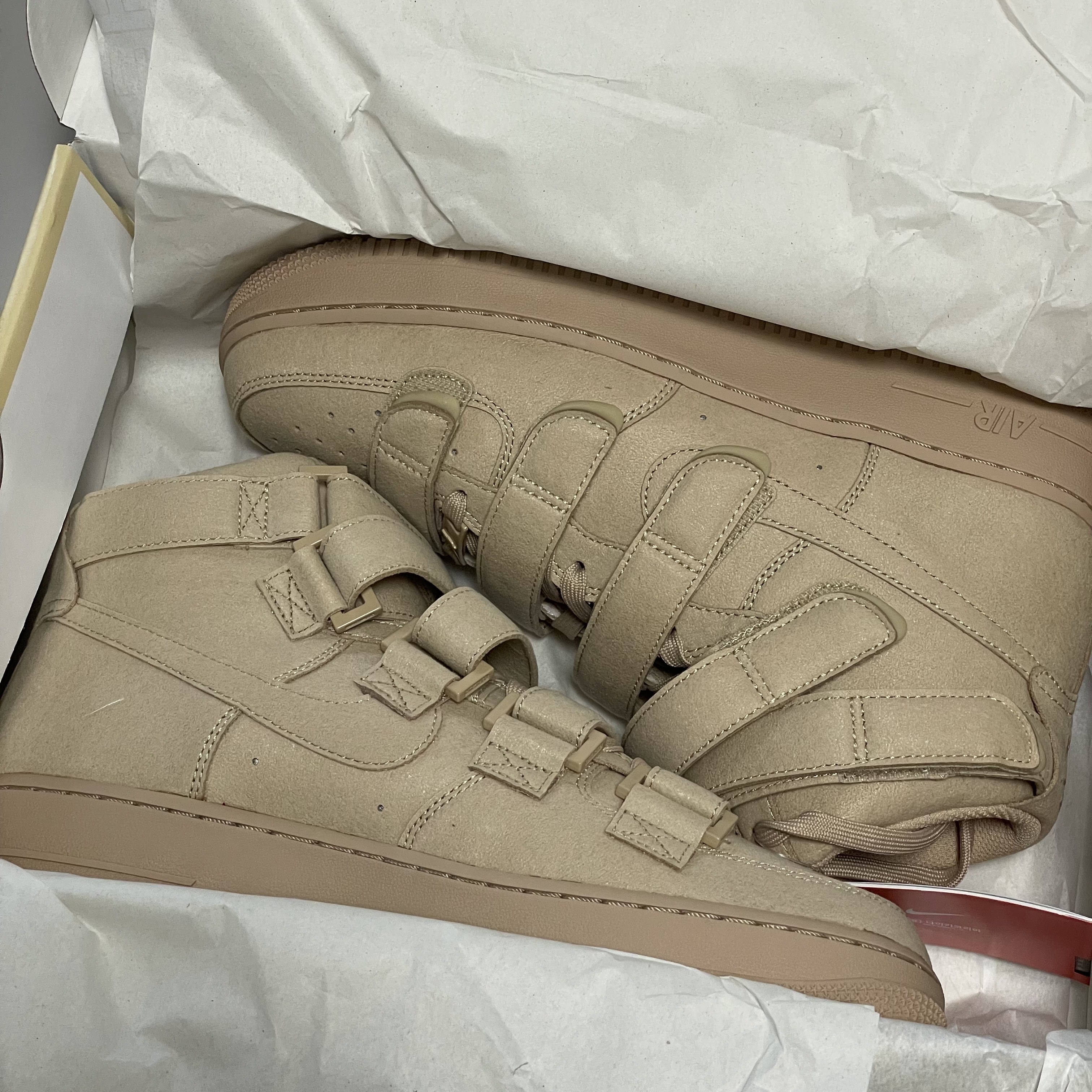 Nike x Billie Eilish Air Force 1 High '07 SP Mushroom 착용 스타일 - 3