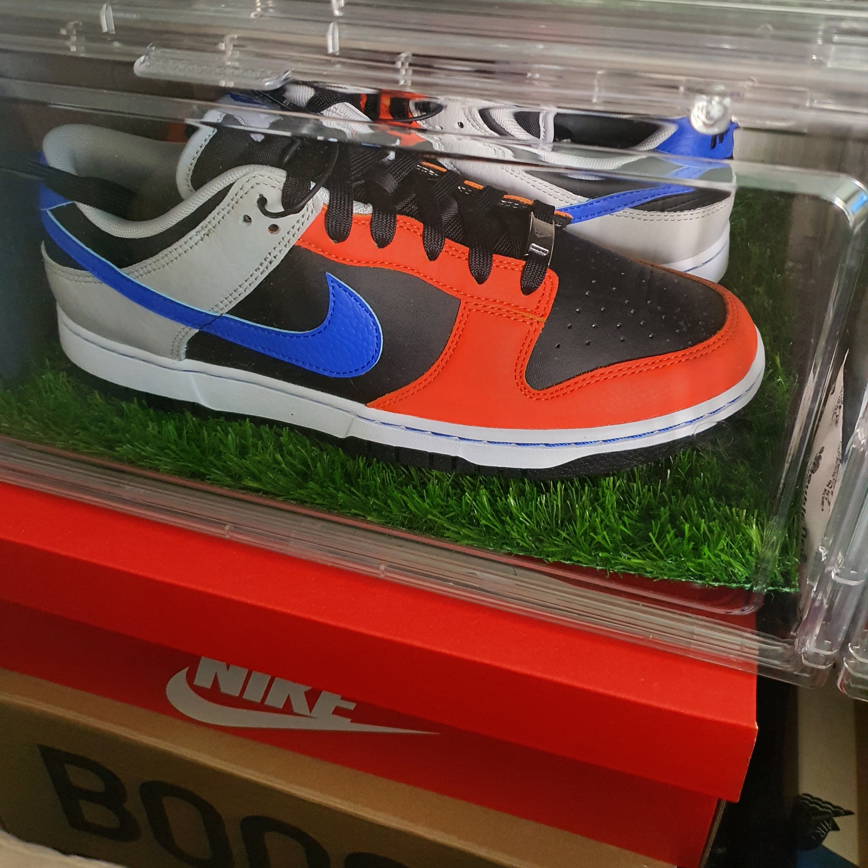 Nike x NBA Dunk Low Retro EMB Racer Blue and Orange 착용 스타일