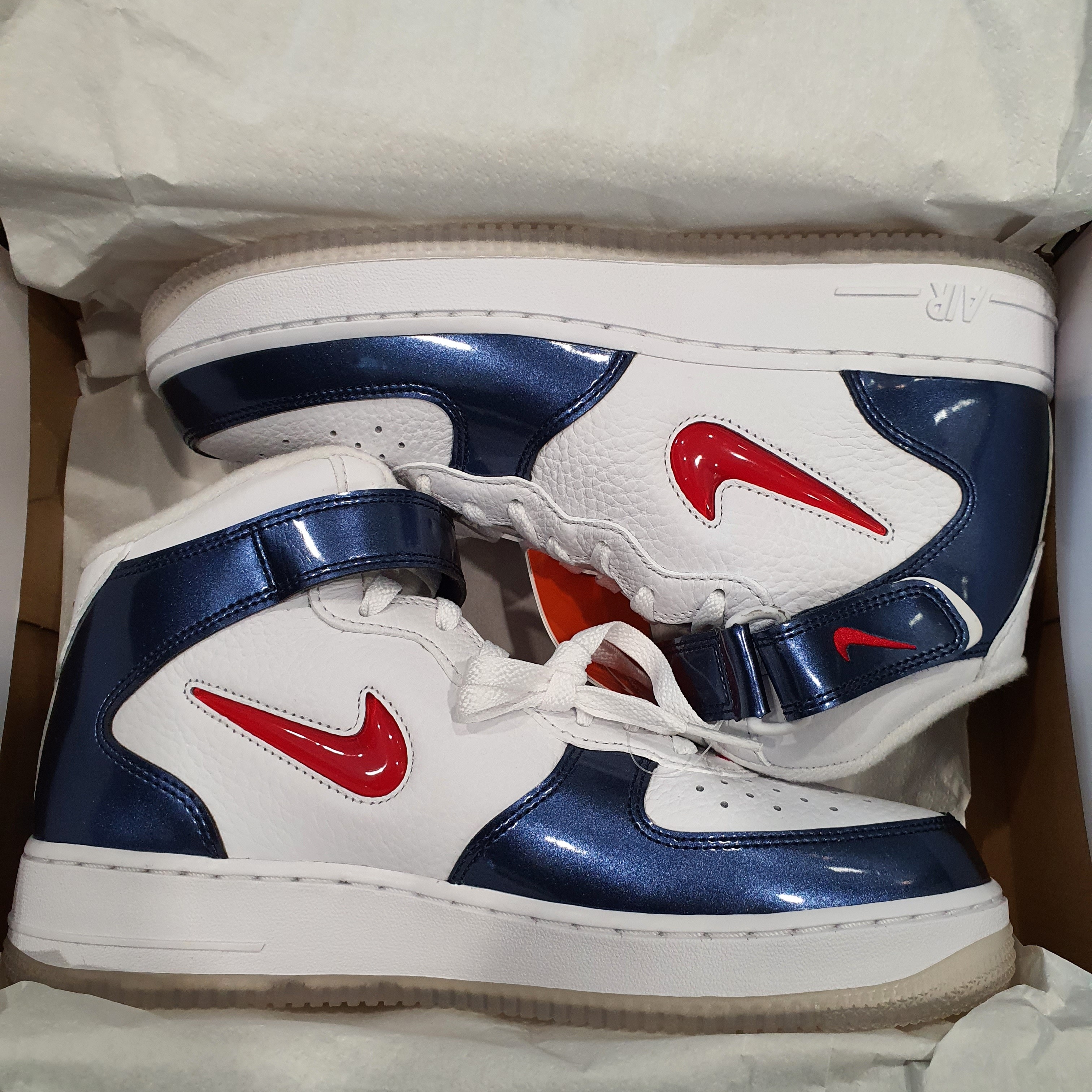 Nike Air Force 1 Mid QS University Red and Midnight Navy, Nike Air Force 1 Mid QS Ale Brown 착용 스타일 - 2