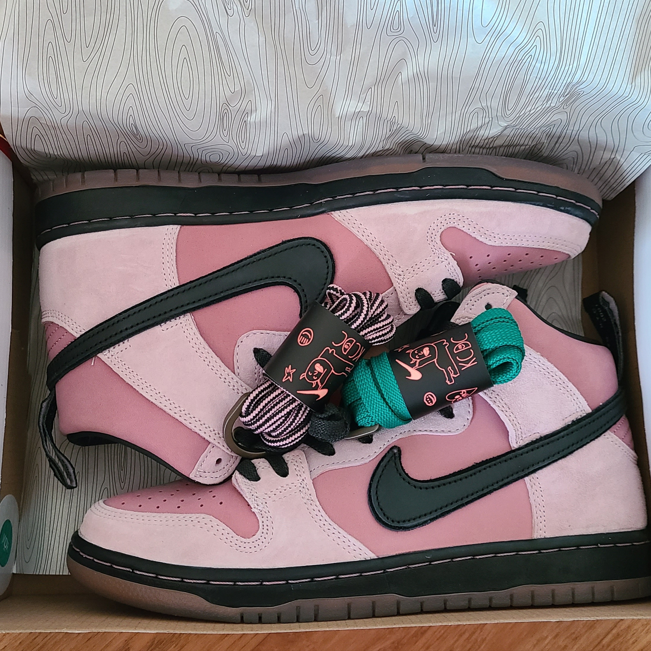 Nike x KCDC SB Dunk High Pro QS Elemental Pink 착용 스타일