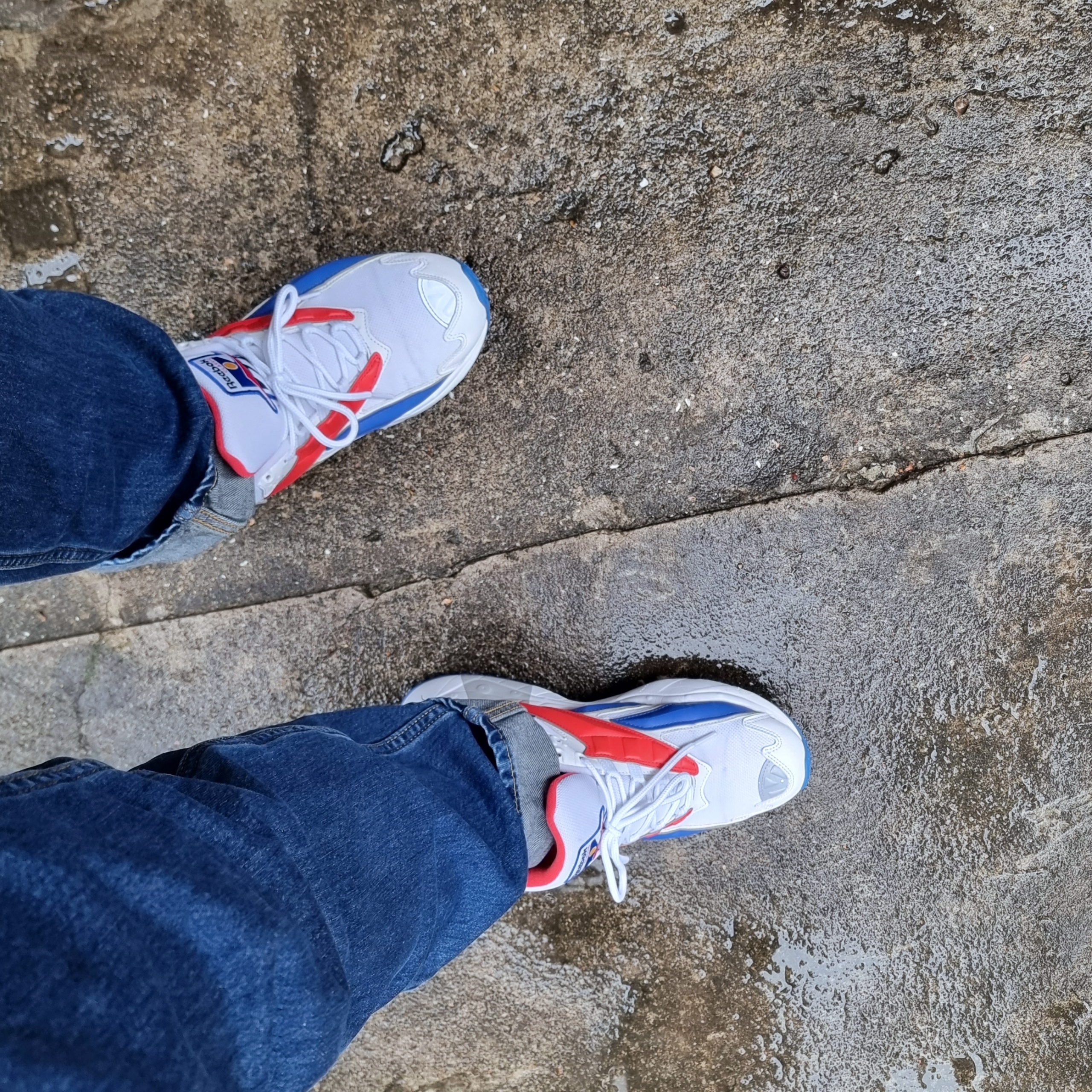 Reebok Interval 96 White Royal Scarlet 착용 스타일 - 2