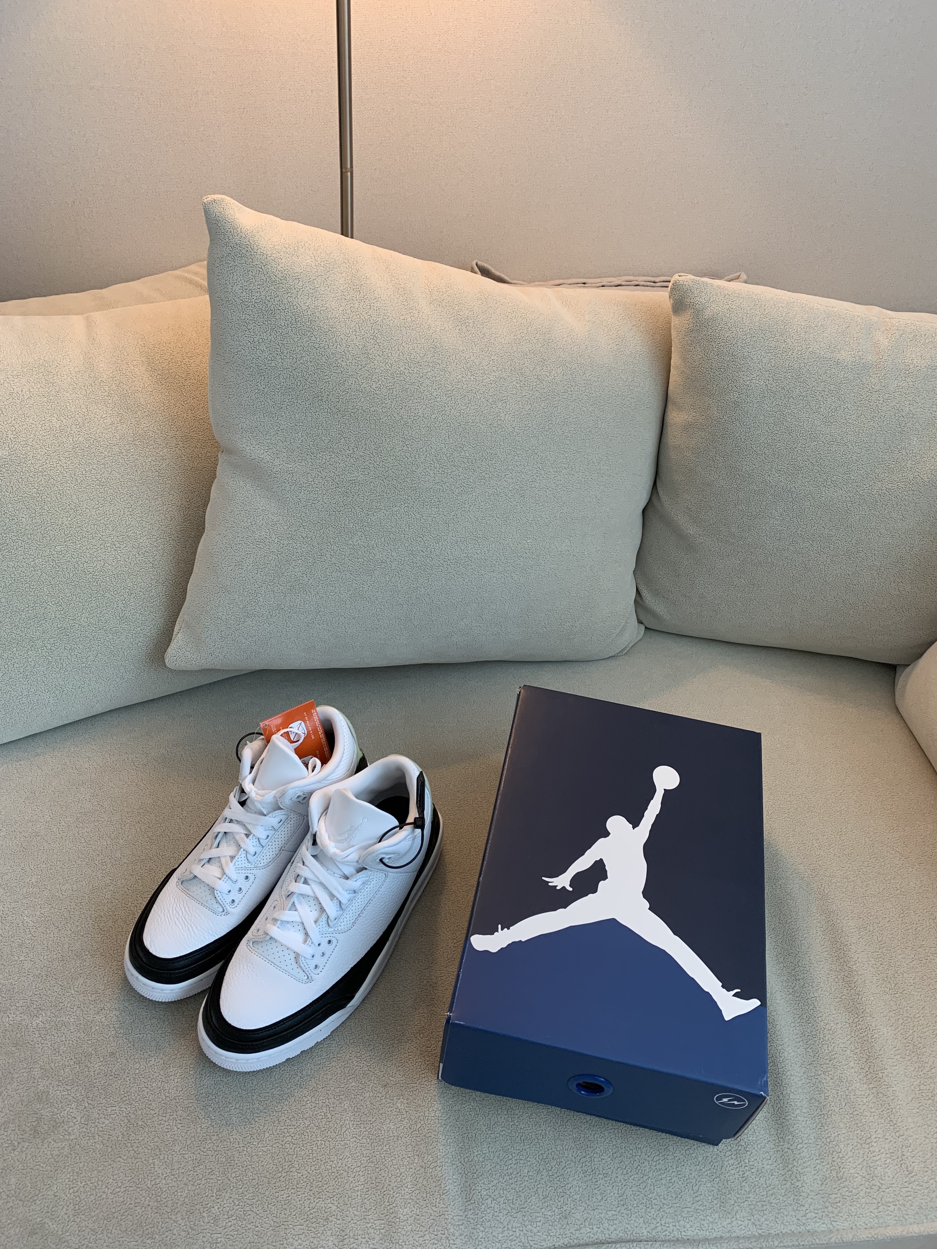 Jordan 3 x Fragment Retro SP White Black 착용 스타일 - 3