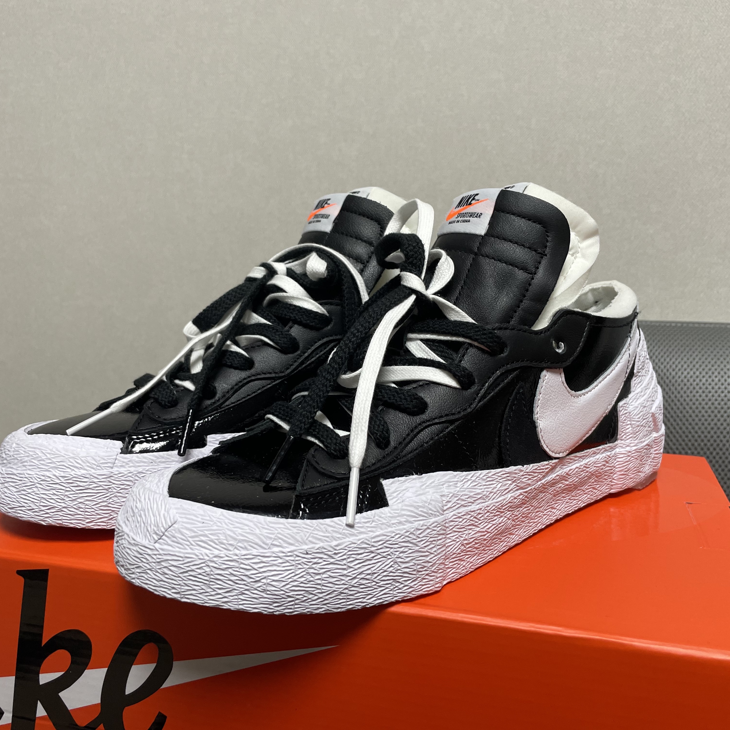 Nike x Sacai Blazer Low Black Patent Leather 착용 스타일
