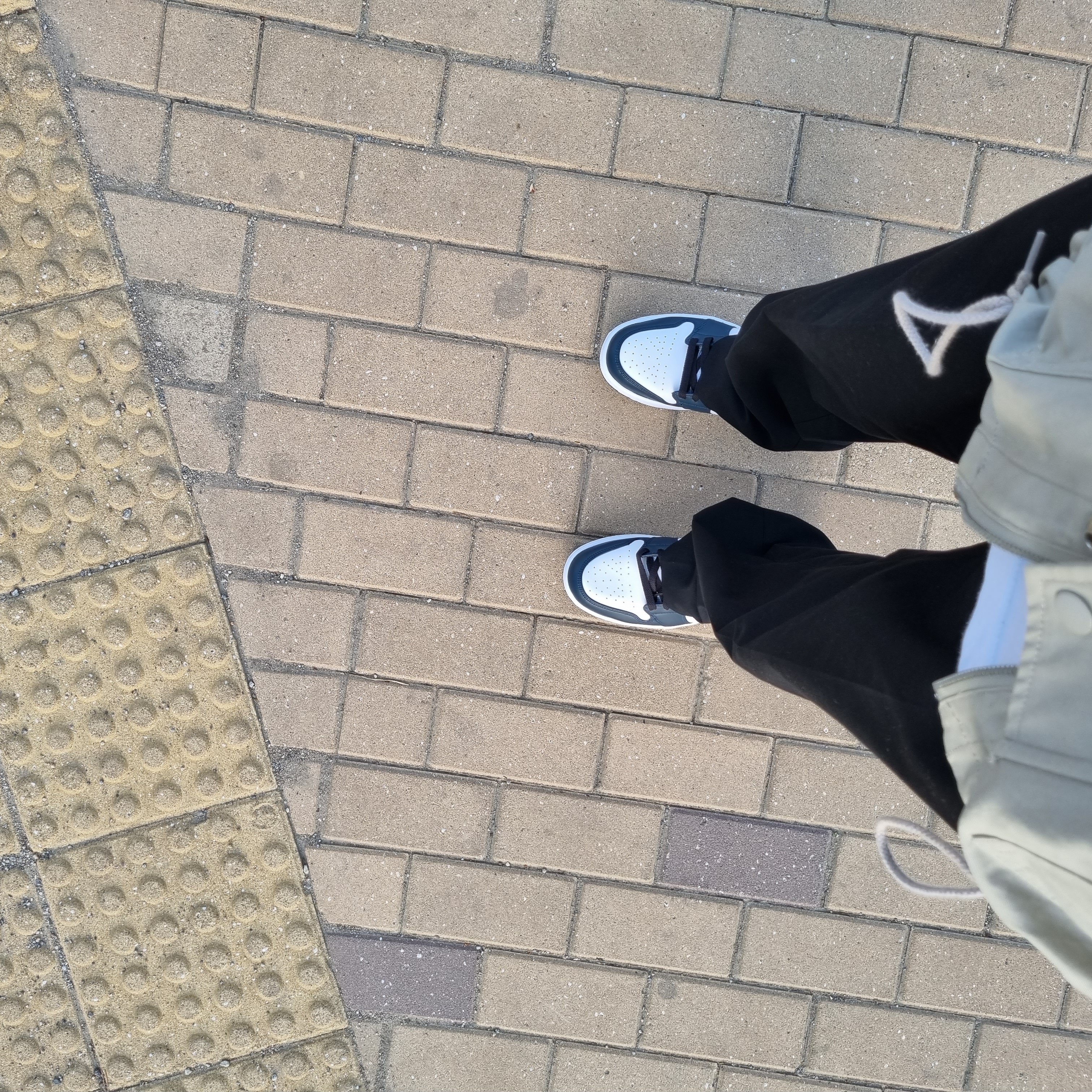 Jordan 1 Mid Dark Teal 착용 스타일 - 3