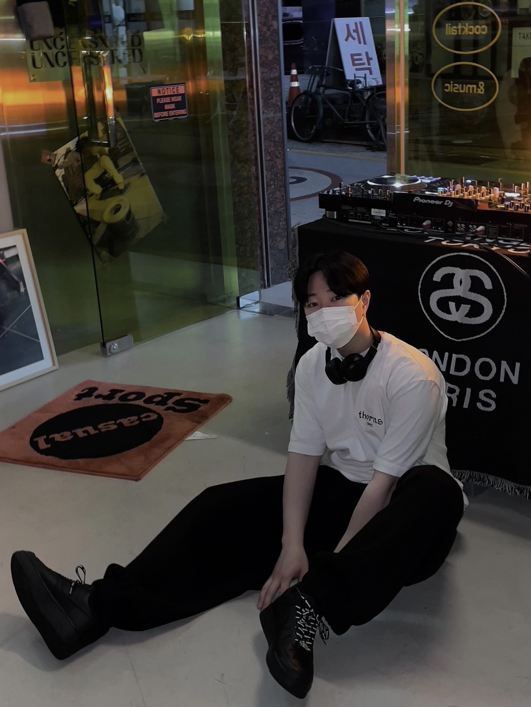Nike x Supreme Air Force 1 Low Black 착용 스타일
