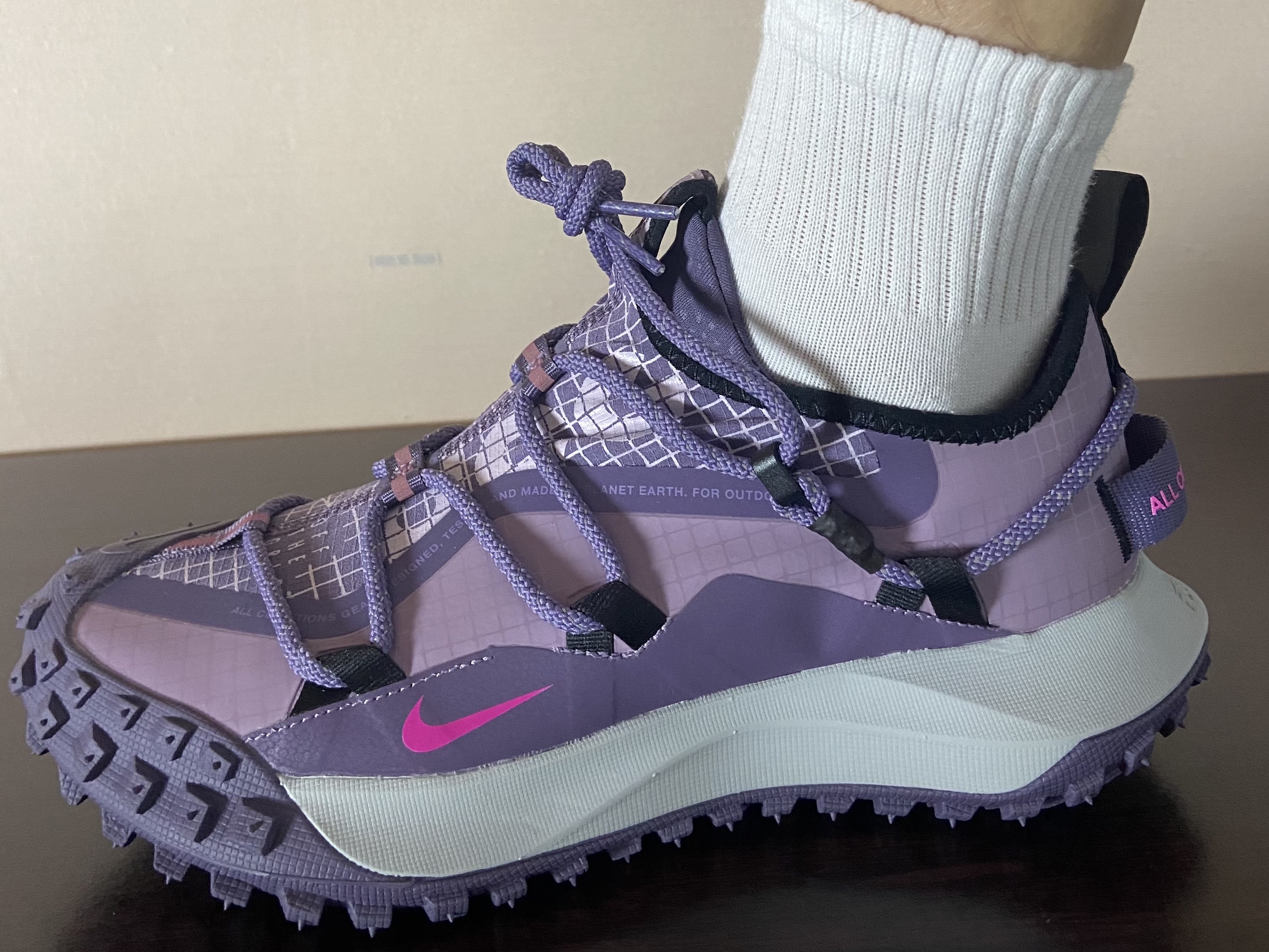 Nike ACG Mountain Fly Low Canyon Purple 착용 스타일