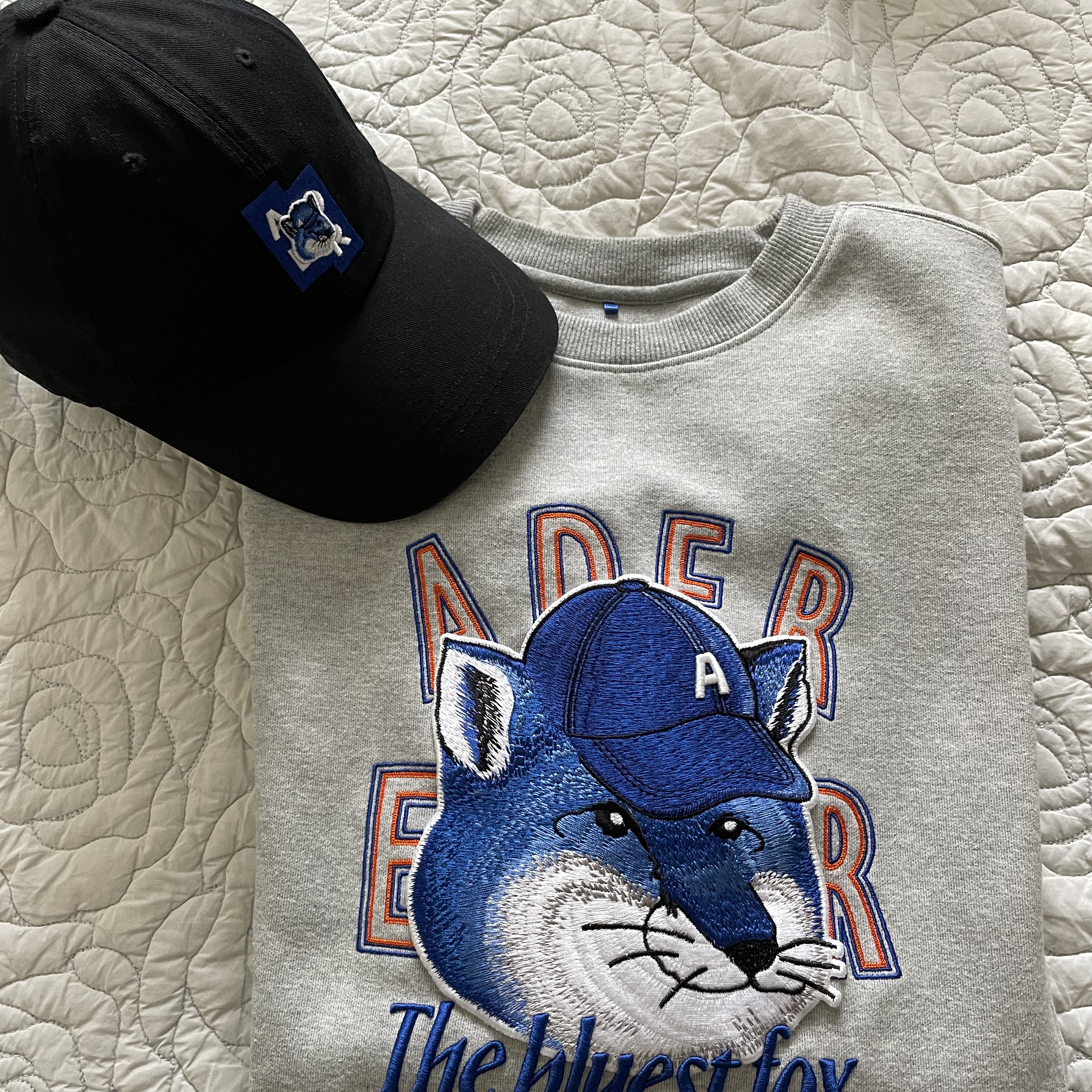 Maison Kitsune x Ader Error Tetris Fox Cap Black, Maison Kitsune x Ader Error The Bluest Fox Sweatshirt Grey 착용 스타일
