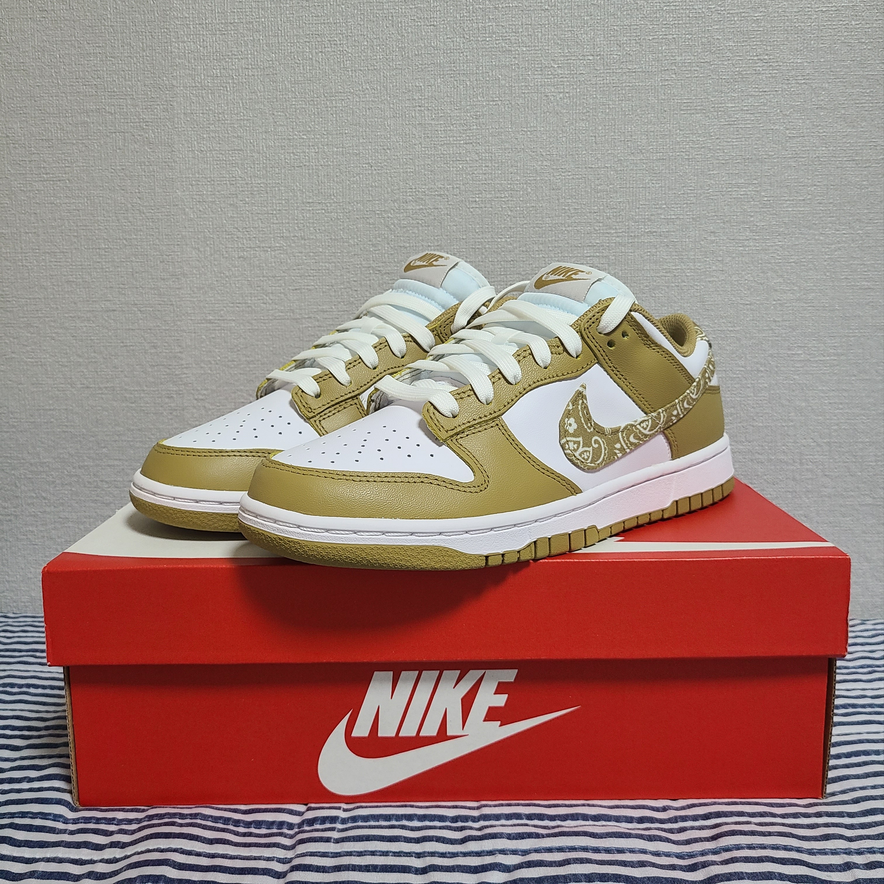 (W) Nike Dunk Low Essential Barley Paisley 착용 스타일 - 2